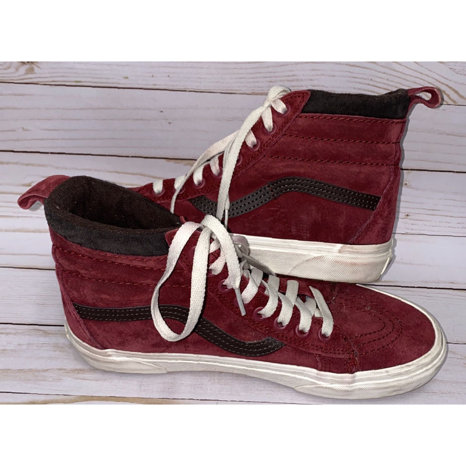 Vans VANS High Top Sneakers Mens Red Lace Up Suede Size 7.5 US 7.5 UK 6.5 EU 40 Shoes Athletic Sneaker Size US M / EU 48-50 / 2 - 4 Thumbnail
