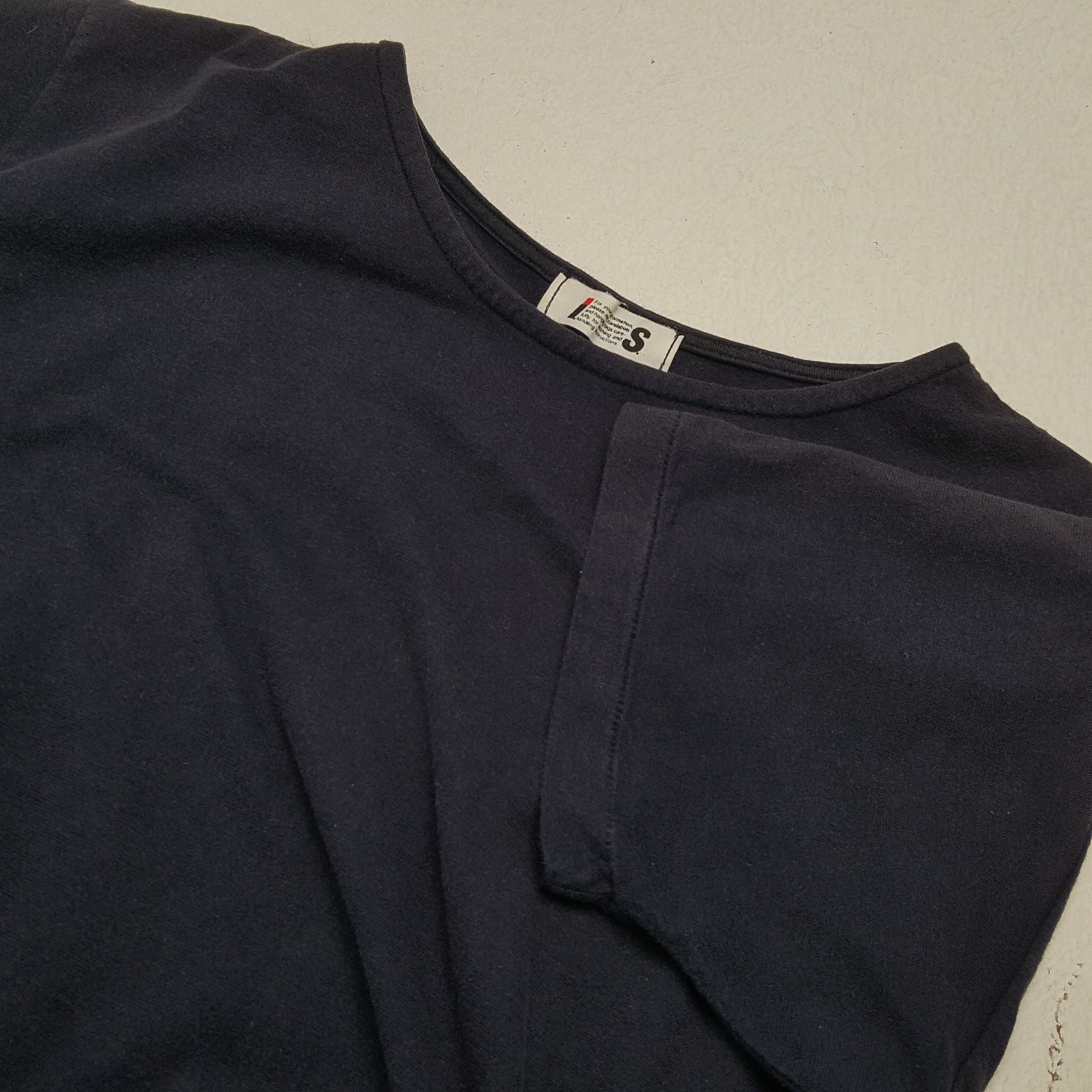 Designer × Issey Miyake × Vintage I.S by ISSEY MIYAKE Tshirt Japanese Designer Plain Design Size US S / EU 44-46 / 1 - 6 Thumbnail