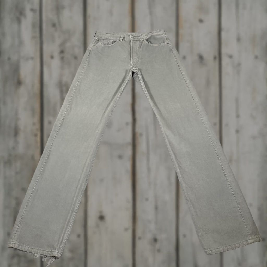 Levi's VINTAGE Levi's 501 Jeans Mens 32x34 Gray Light Wash Natural Denim Straight Classic 90s Boys Womens Size US 32 / EU 48 - 1 Thumbnail