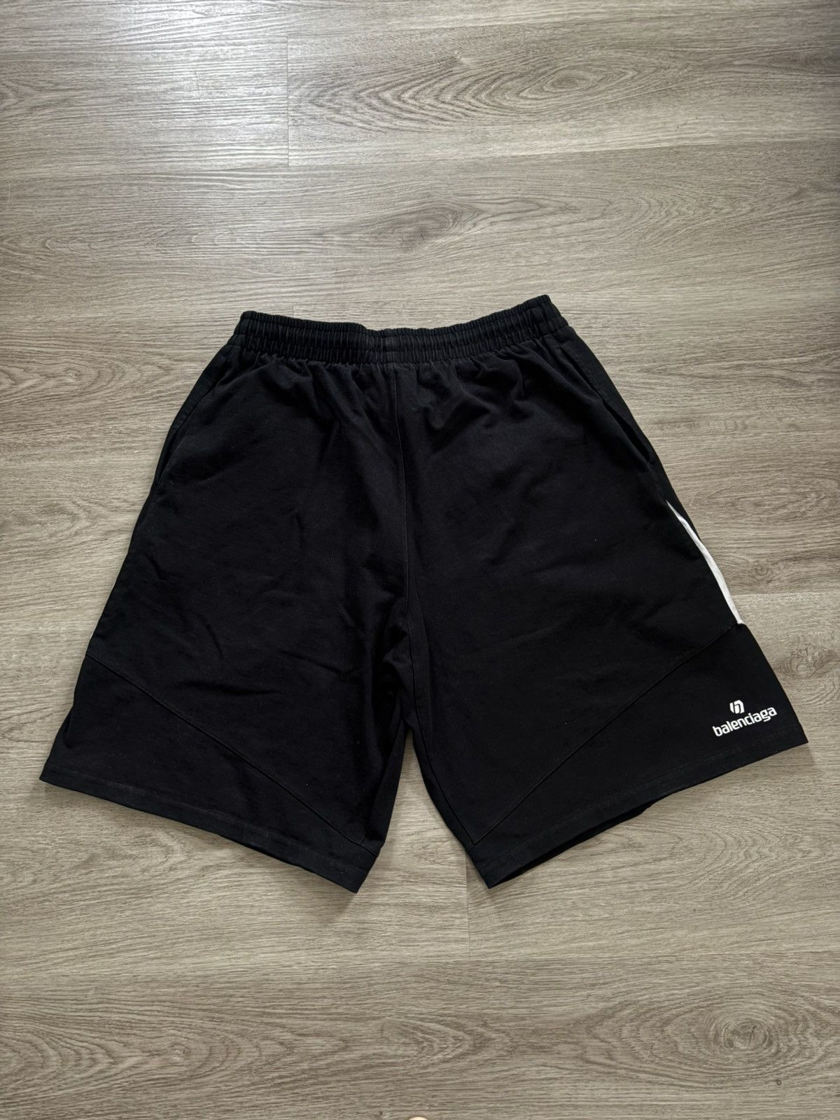 Balenciaga Balenciaga Soccer Logo Short Size US 28 / EU 44 - 9 Thumbnail