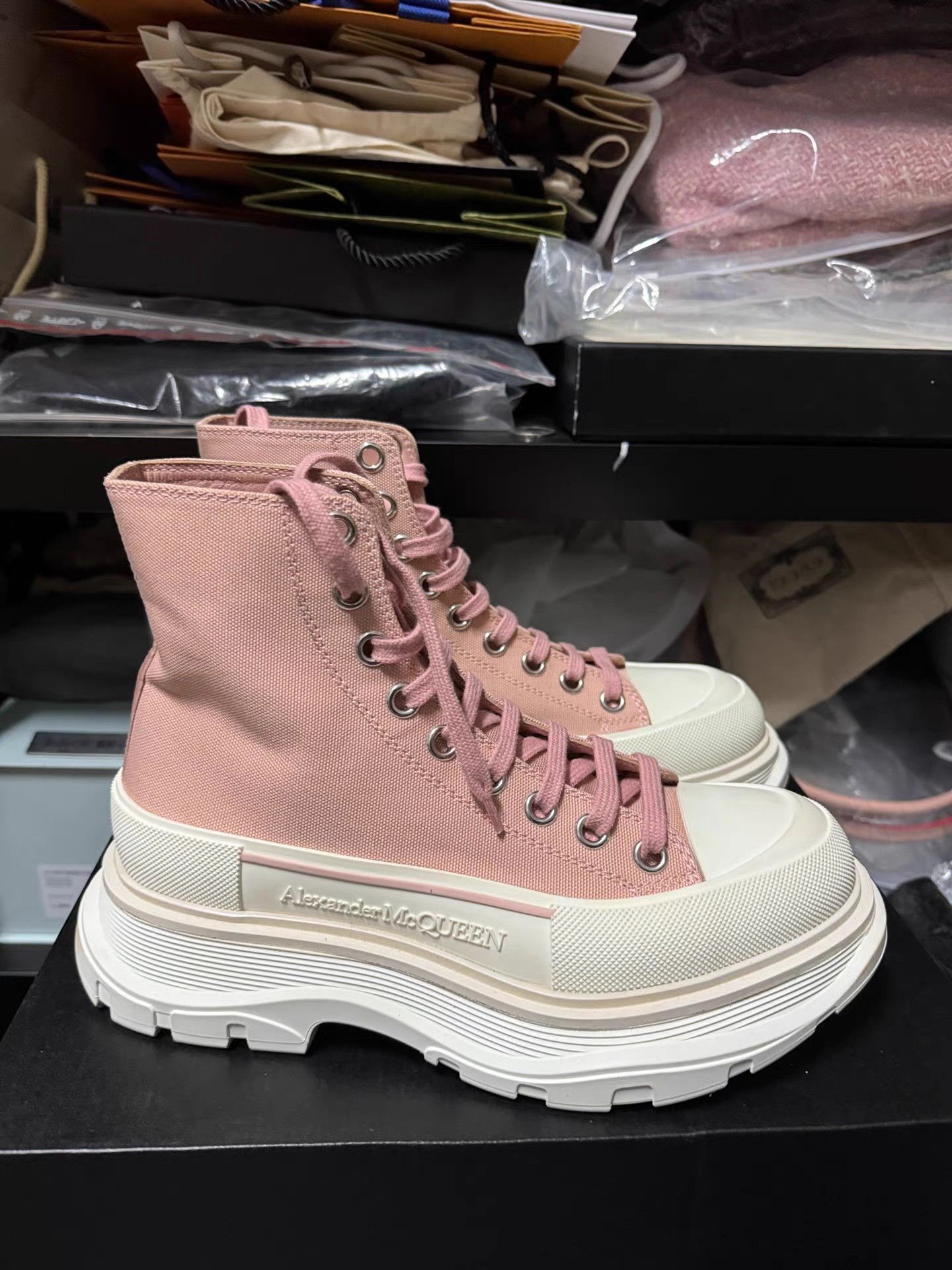 Alexander McQueen Alexander McQueen Tread Slick Pink High-Top Boots K6 Size US 7 / IT 37 - 3 Thumbnail