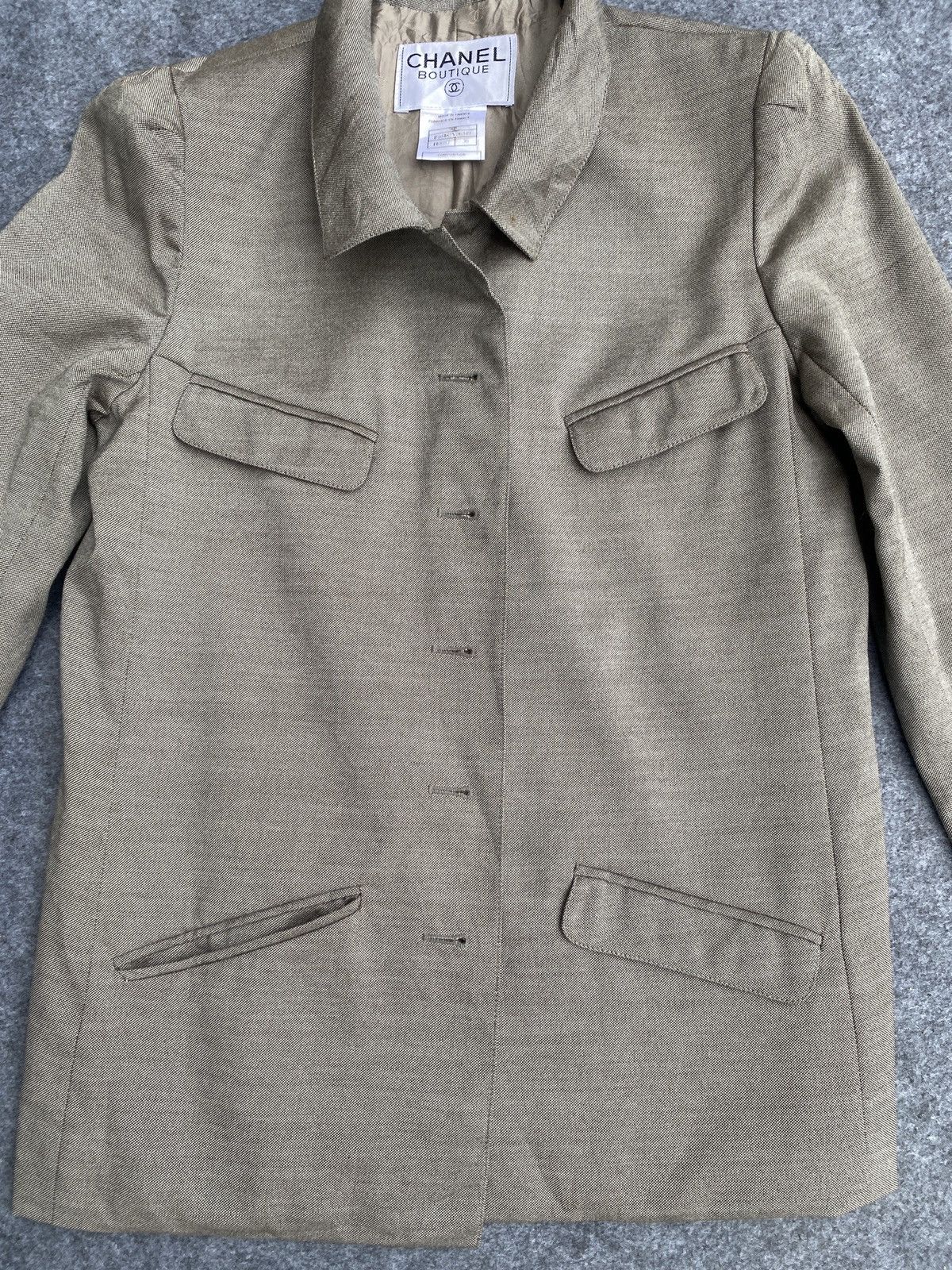 Chanel Chanel boutique missing button jacket Size XS / US 0-2 / IT 36-38 - 2 Thumbnail