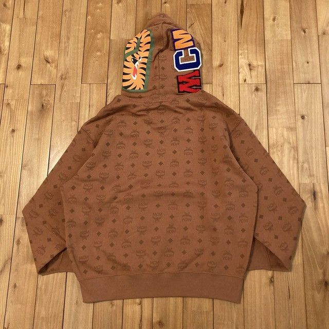 Bape × MCM 2024 MCM × BAPE monogram shark pullover hoodie a bathing ape Size US L / EU 52-54 / 3 - 3 Thumbnail