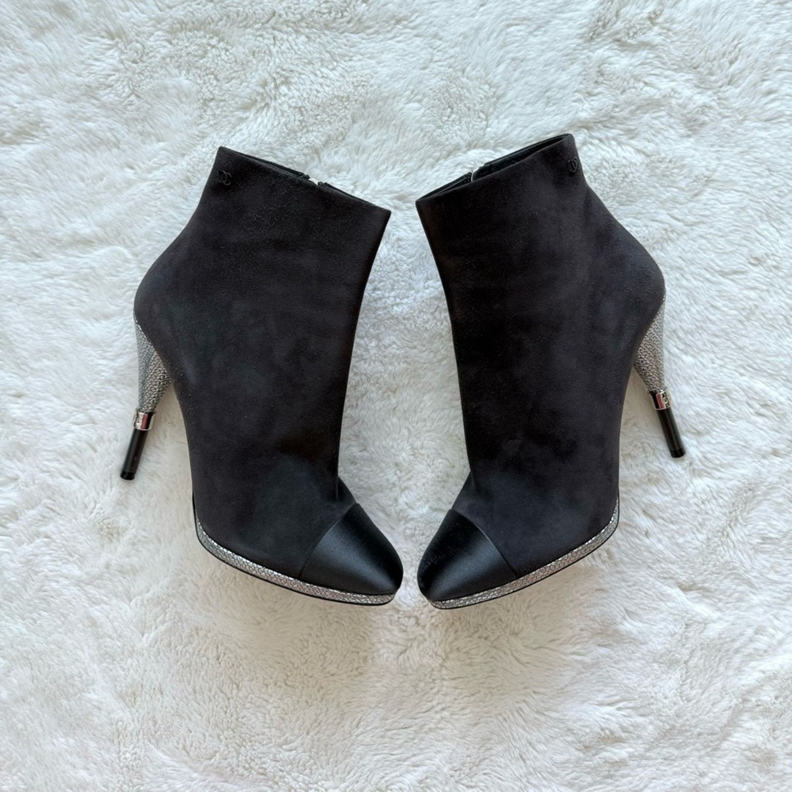 Chanel CHANEL women suede grey boots size 38 EU Authentic 1750$ Size US 8 / IT 38 - 1 Thumbnail