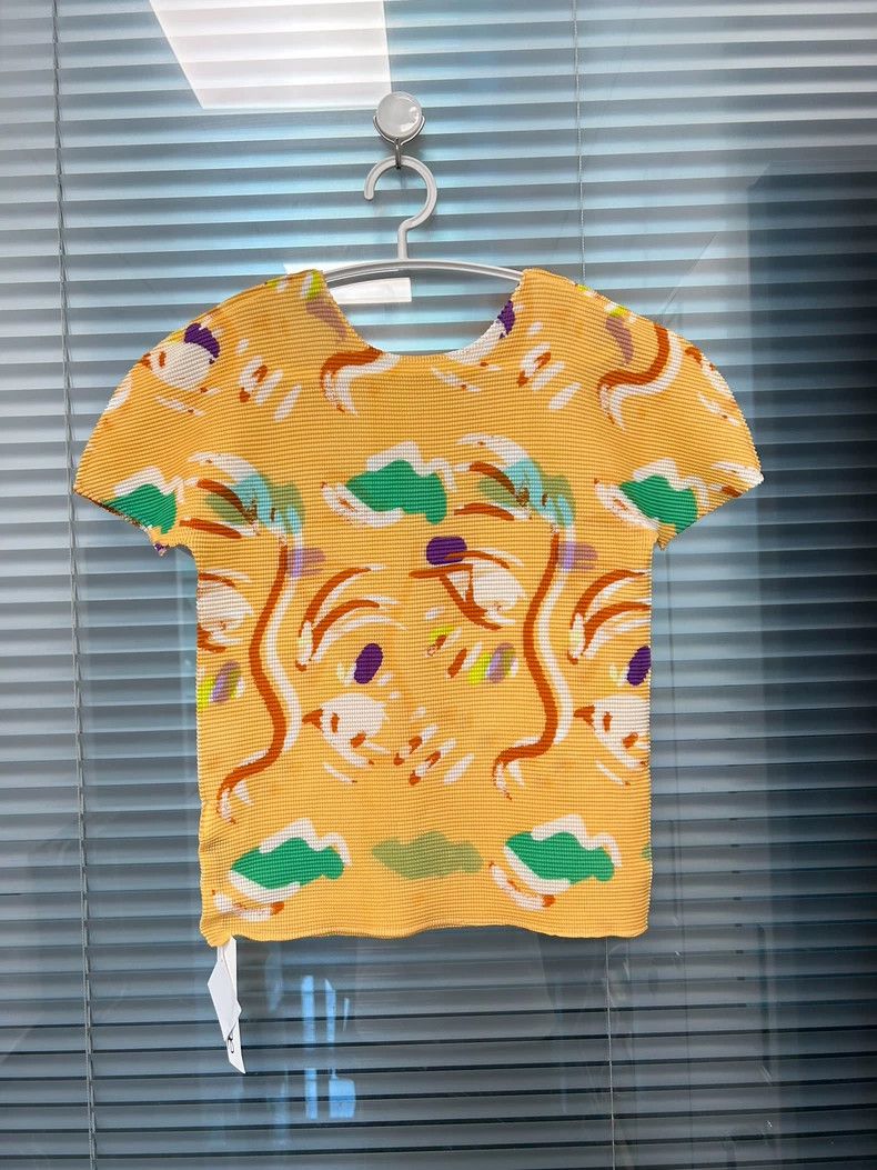 Issey Miyake issey miyake size:one size Wrinkled round-neck printed sho Size XS / US 0-2 / IT 36-38 - 1 Thumbnail