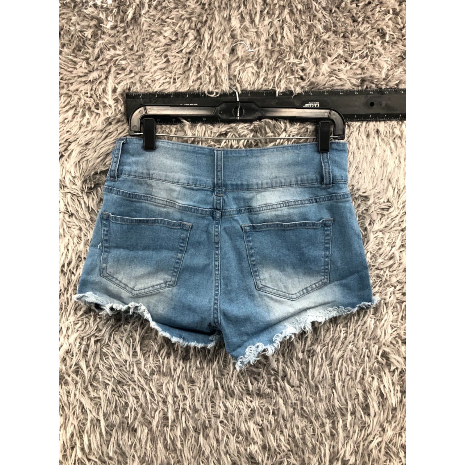 AG Jeans Jeans Cut-off Shorts Womens L Mid Rise Medium Wash Blue Jeans Size 36" / US 14 / IT 50 - 4 Thumbnail