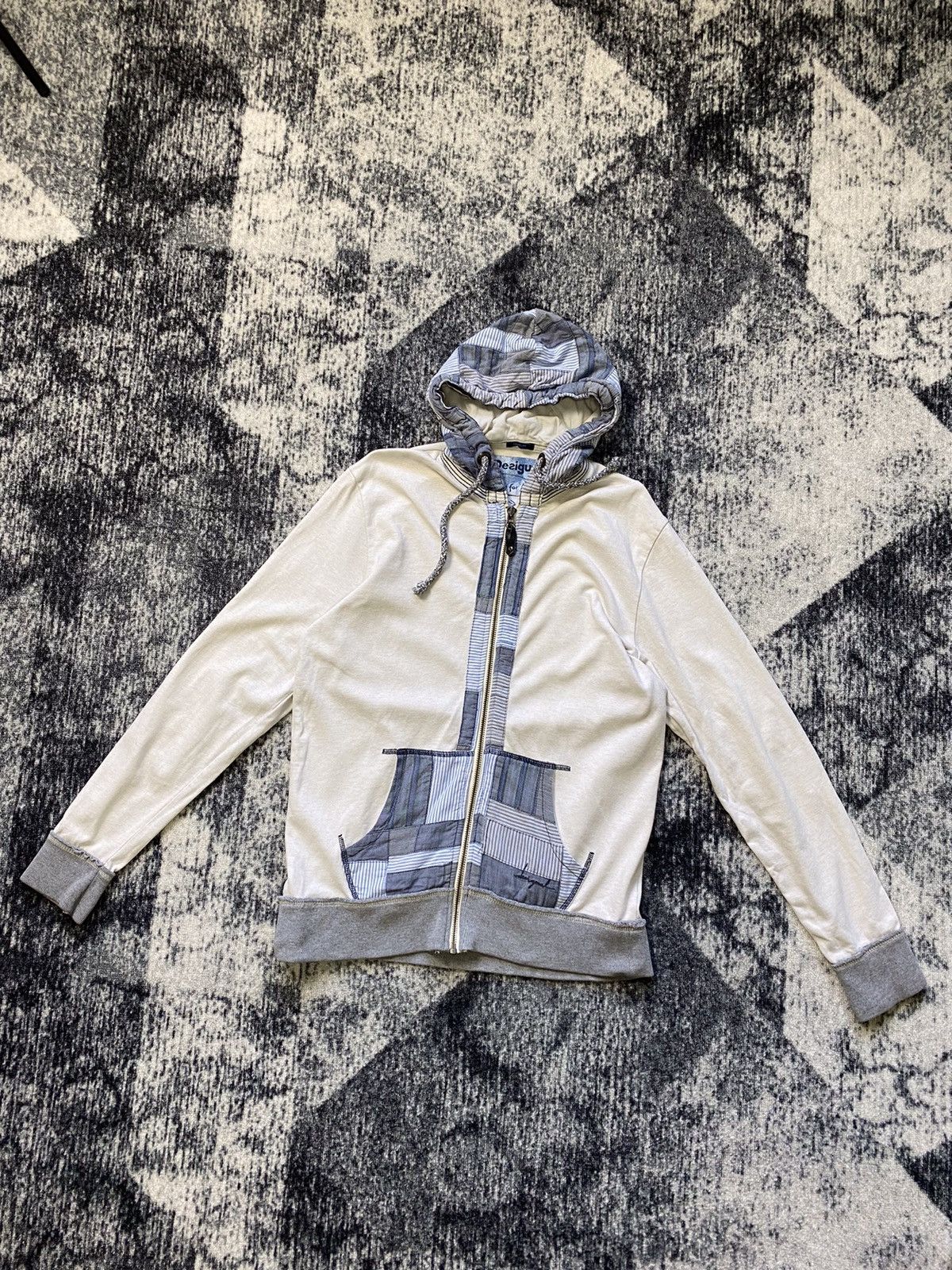 トップス archive zip hoodie y2k opium Y2K vintage zip hoodie white big logo opium – Refitted