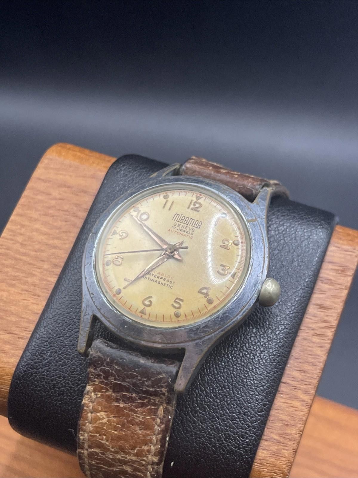 Geneva Vintage Miramar Geneve 17 Jewel Automatic Size ONE SIZE - 1 Thumbnail