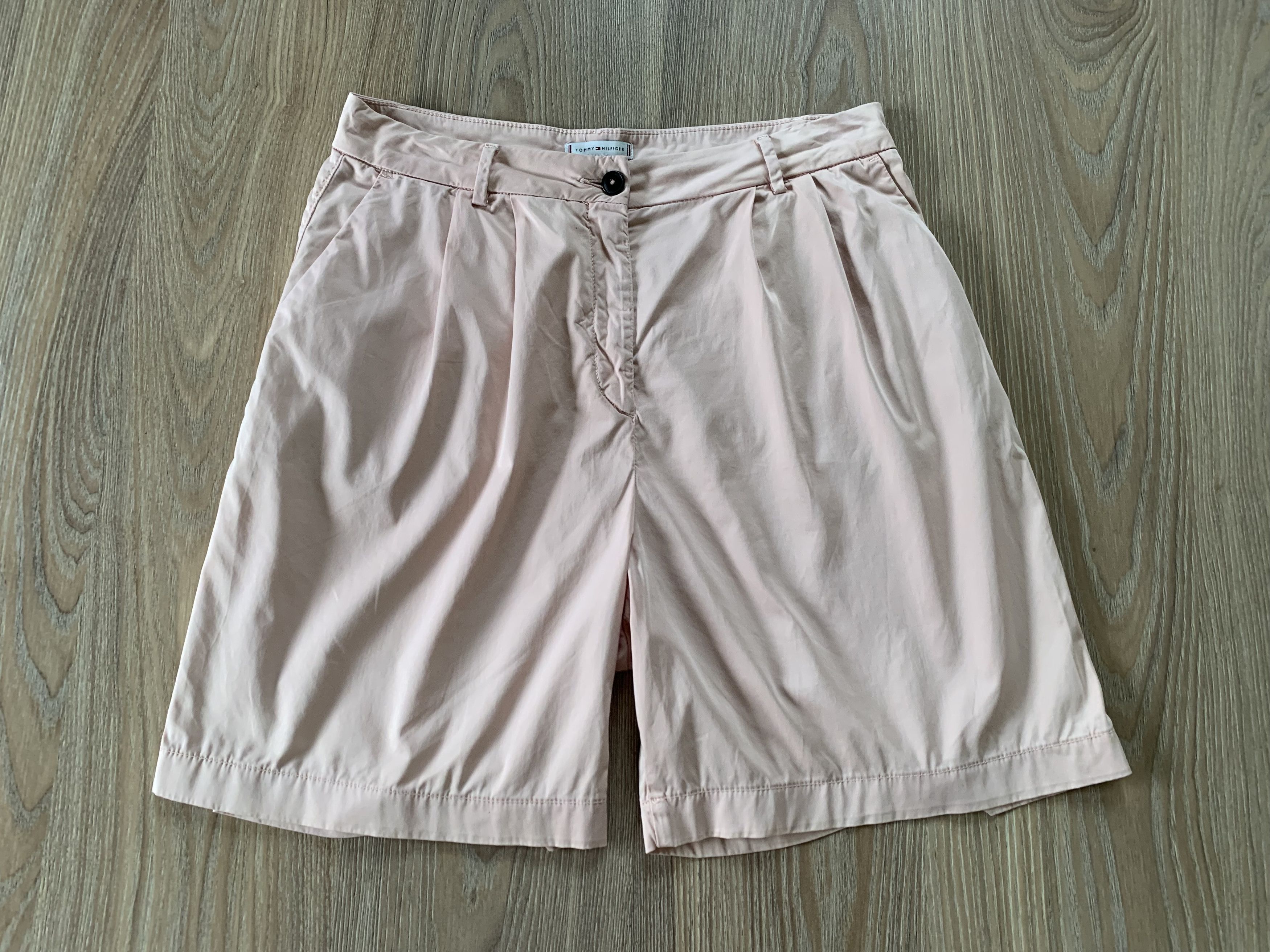 Tommy Hilfiger Tommy Hilfiger Women's Pleated Shorts Size L / US 10 / IT 46 - 2 Thumbnail
