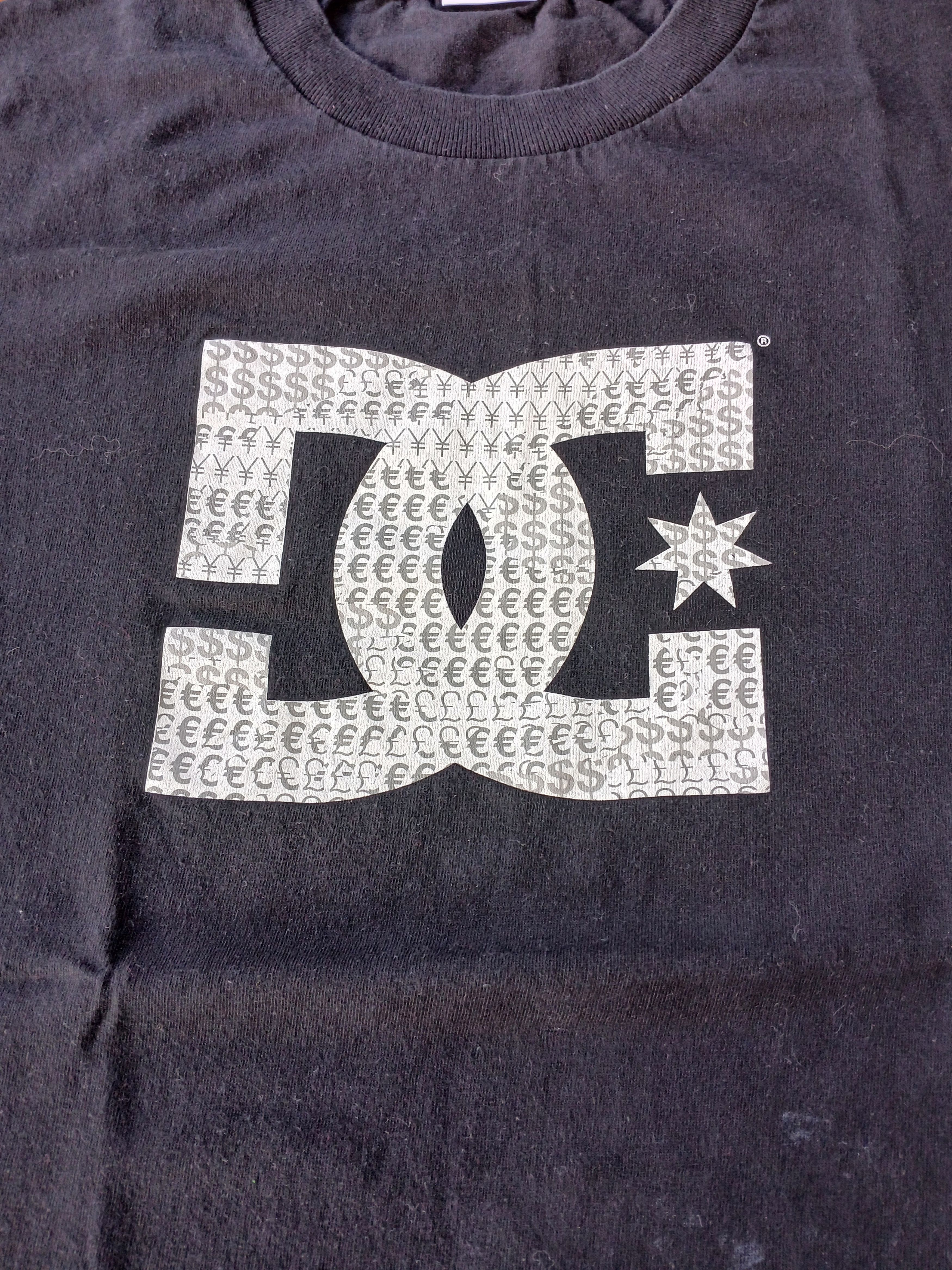 Vintage Vintage DC Dcshoecousa Skateboard Tee Shirt Size US L / EU 52-54 / 3 - 2 Thumbnail