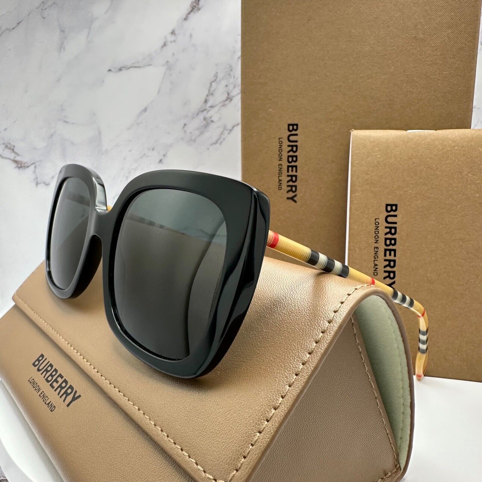 Burberry Burberry Sunglasses Black Cat Eye Checkered Arm Authentic Size ONE SIZE - 5 Thumbnail