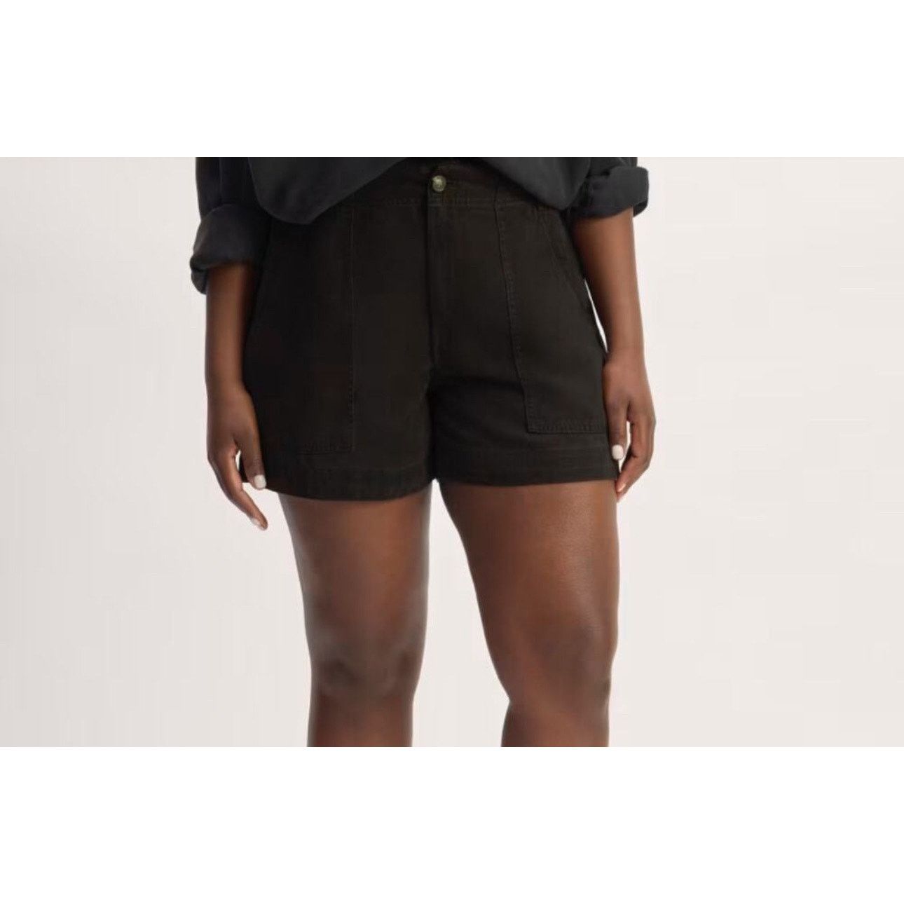 Everlane NWOT Everlane The Utility Short in Buttersoft Black Size 8 Size 30" / US 8 / IT 44 - 1 Thumbnail
