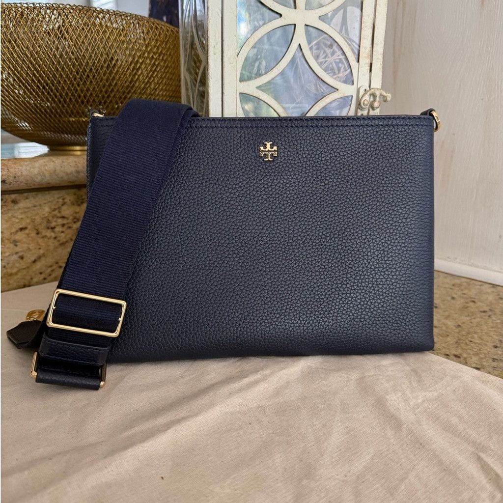 Tory Burch New Tory Burch BLAKE SWINGPACK TORY NAVY Size ONE SIZE - 1 Thumbnail
