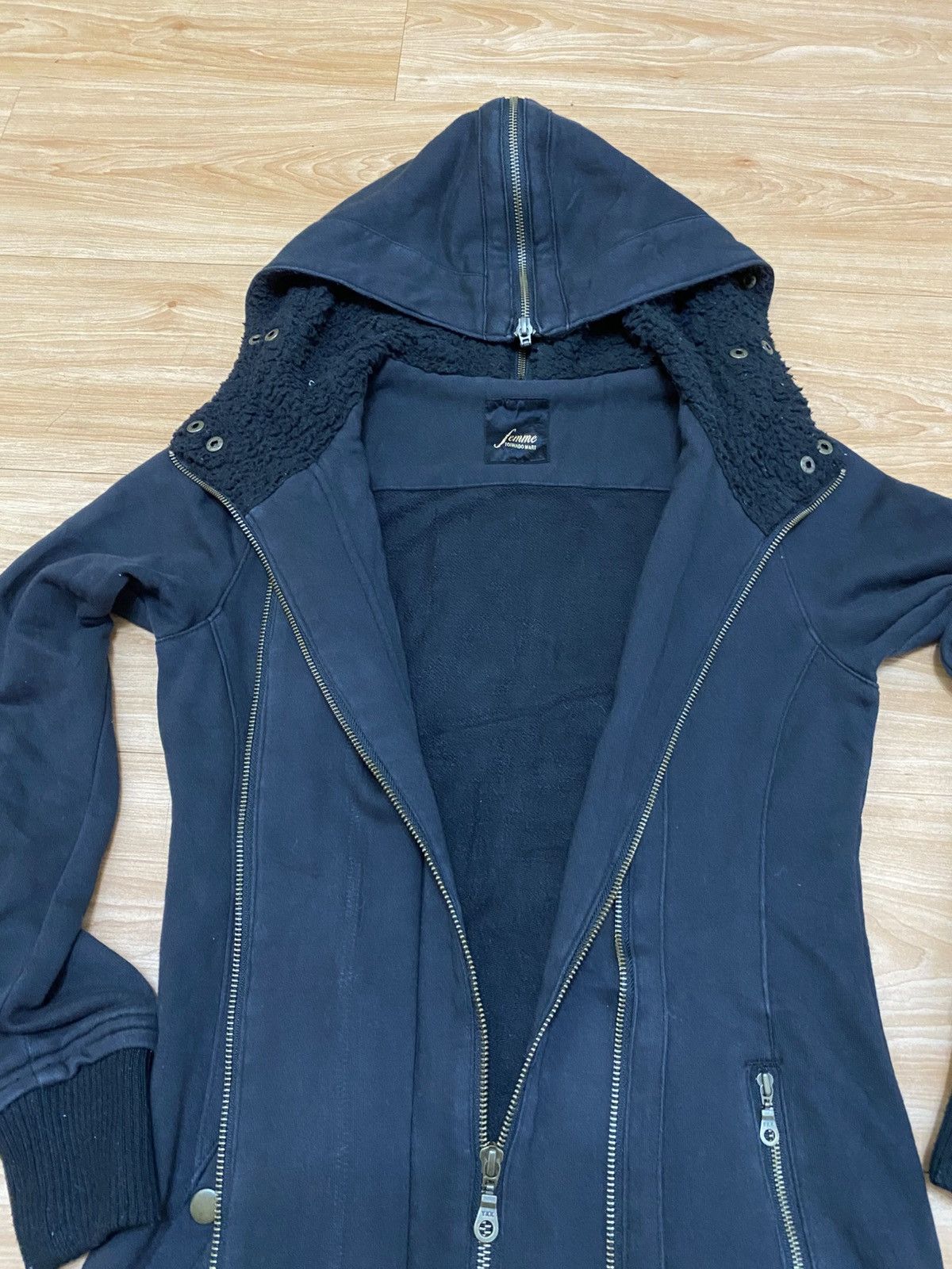 Tornado Mart Tornado Mart Full-Zip Hoodie Minimalist Streetwear ARCHIVE Size US S / EU 44-46 / 1 - 3 Thumbnail