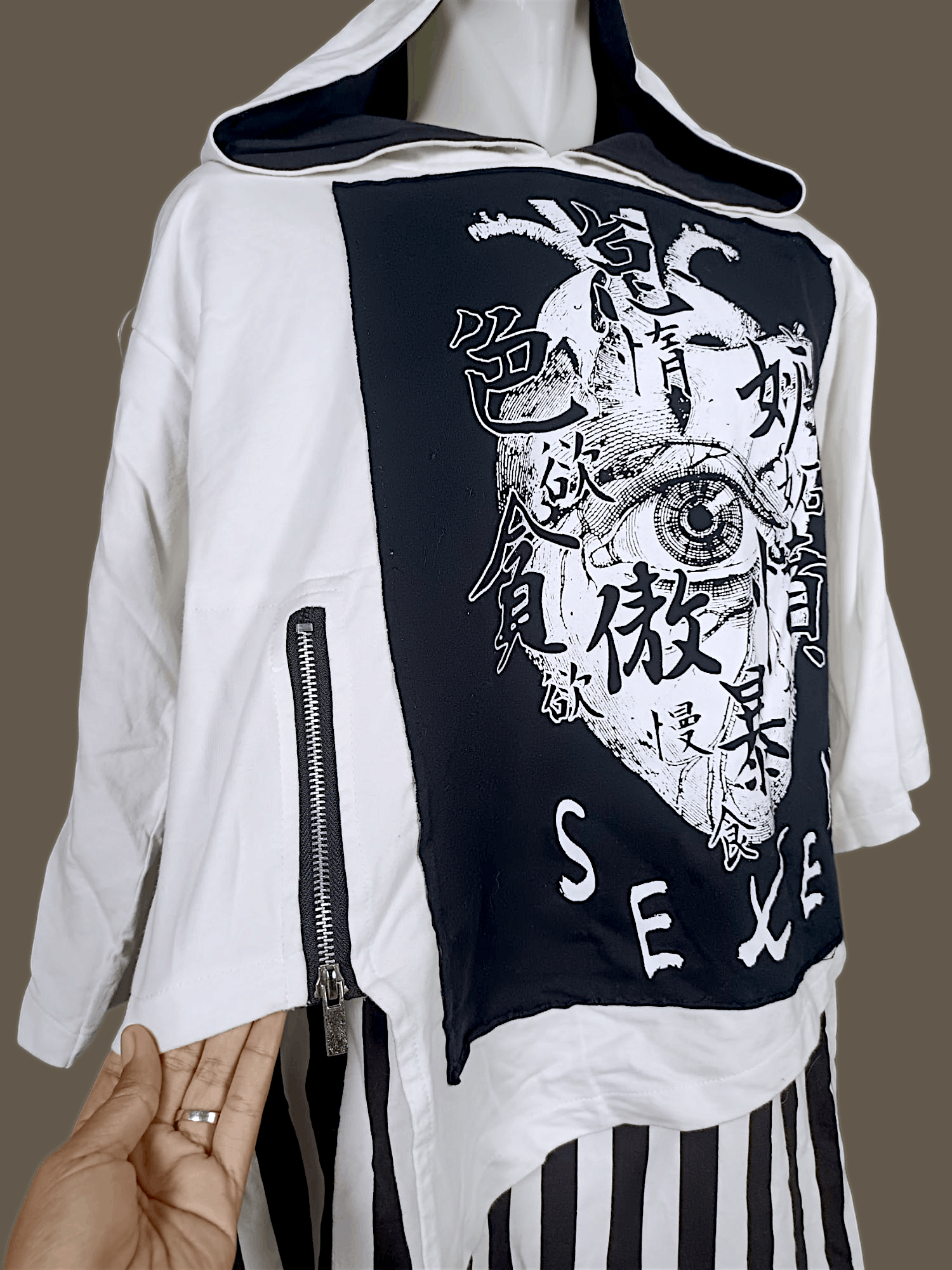 Japanese Brand Harajuku Seven Eye Heart Stripes Double Layer hoodie Size US XXL / EU 58 / 5 - 2 Thumbnail