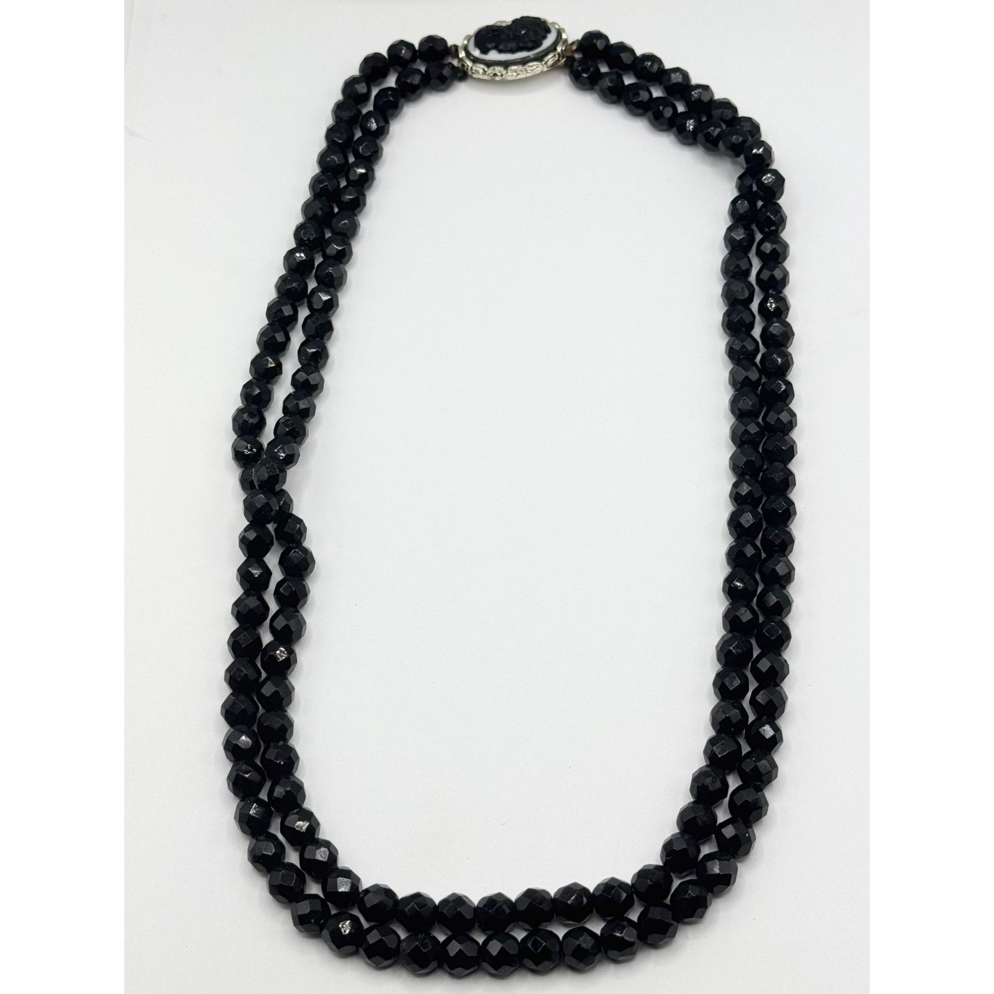 Vintage Vintage black glass beaded double strand cameo necklace Size ONE SIZE - 4 Thumbnail