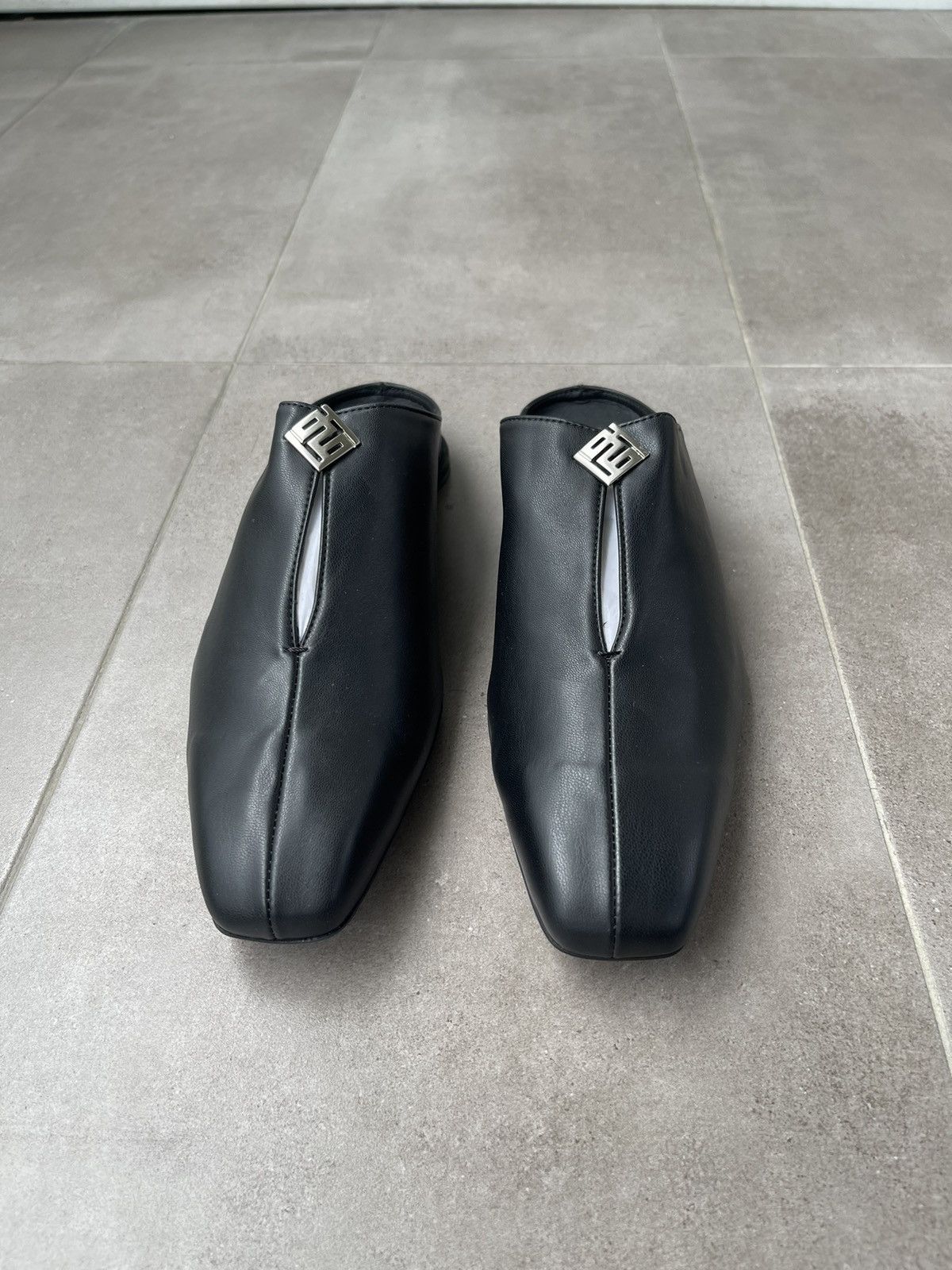 GmbH !DS! SS23 GMBH Jamal Slit Black Pleather Mules Size US 12 / EU 45 - 8 Thumbnail