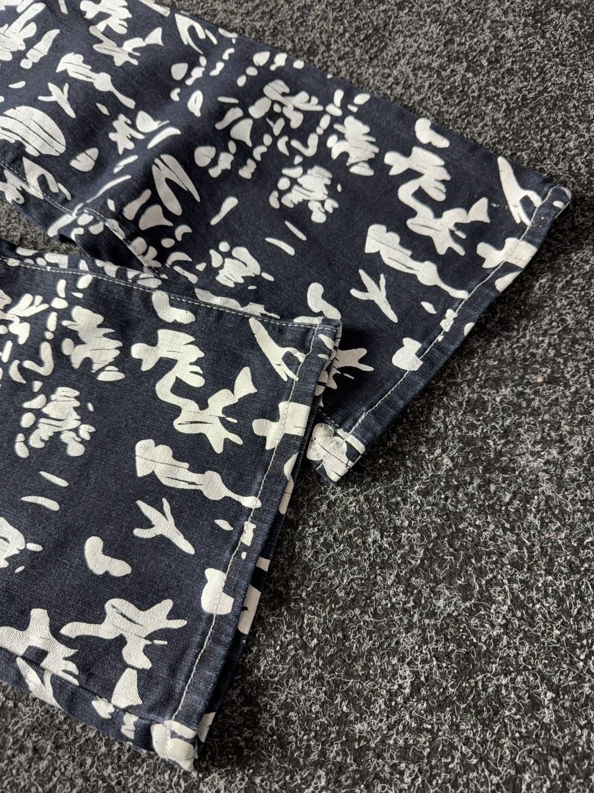 Japanese Brand Avant Garde 00s Crazy Age Graphic Flared Jeans Y2K Pattern Size 28" / US 6 / IT 42 - 4 Thumbnail