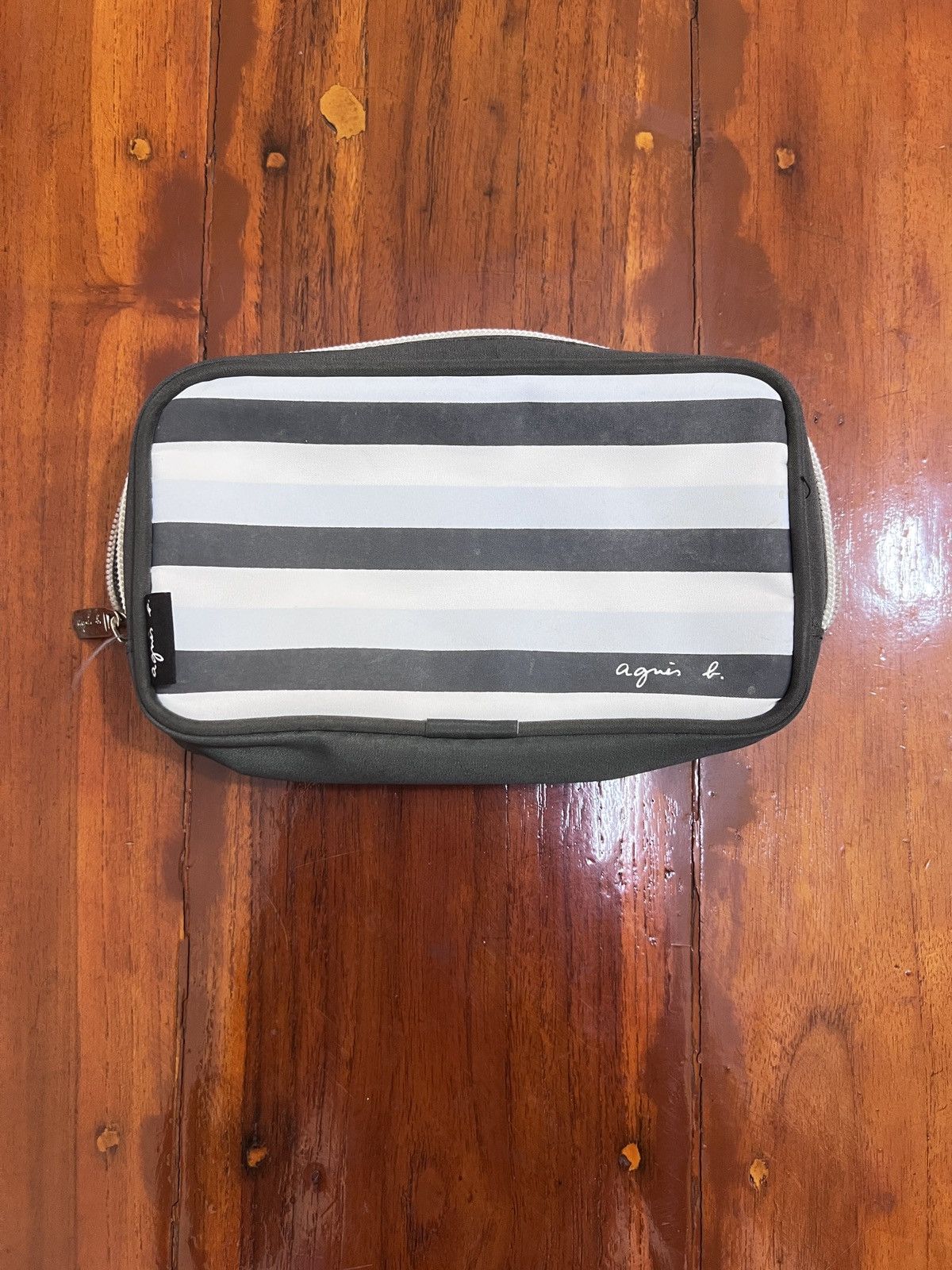agnes b. Agnes B toiletries bags Size ONE SIZE - 2 Thumbnail