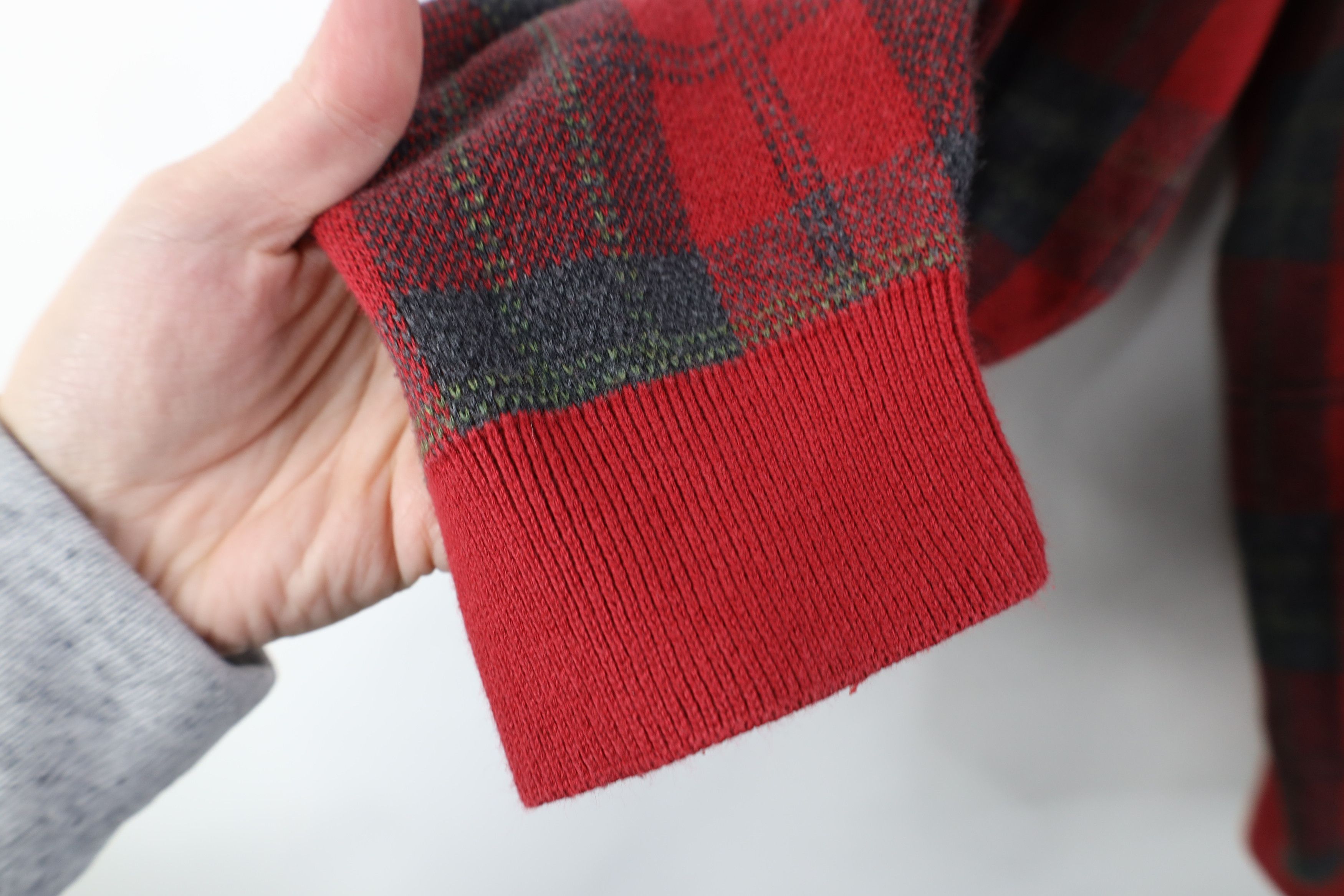 Vintage Vintage 90s Streetwear Faded Knit Crewneck Sweater Red Plaid Size US XL / EU 56 / 4 - 6 Thumbnail