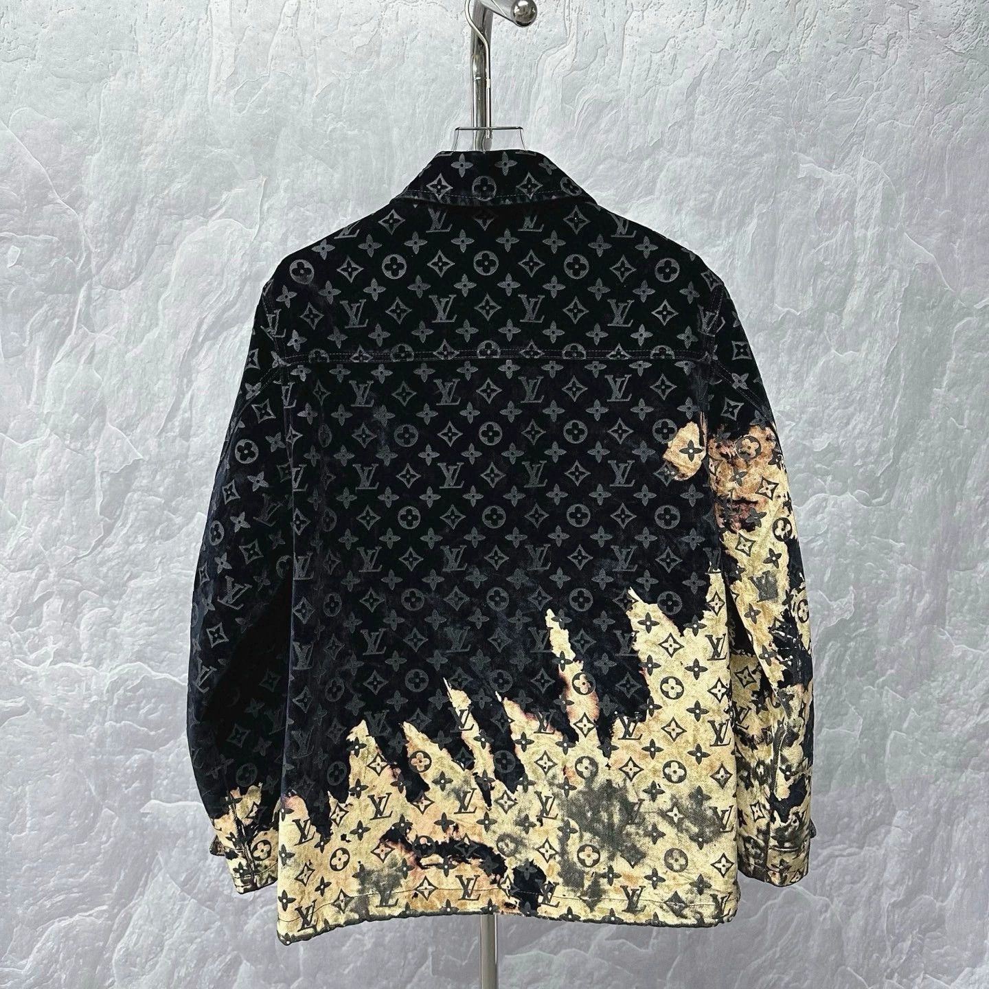 Louis Vuitton louis vuitton ss24 fire cloud denim jacket Size US L / EU 52-54 / 3 - 4 Thumbnail