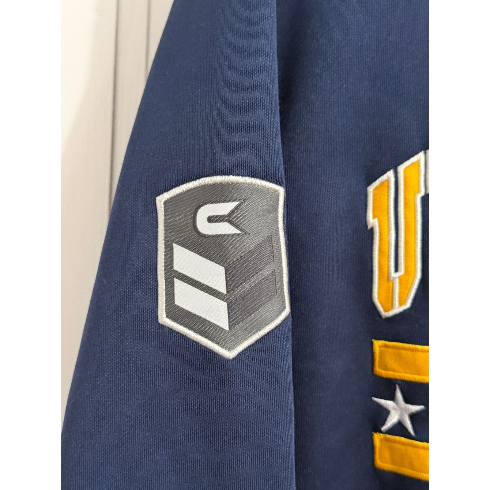 Colosseum Athletics UW Eau Claire BluGolds Hoodie Sweatshirt Size Small Size US S / EU 44-46 / 1 - 4 Thumbnail