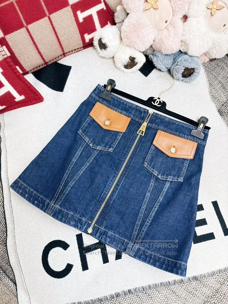 Louis Vuitton Louis Vuitton Blue patchwork two-pocket denim skirt Size 35" - 1 Thumbnail