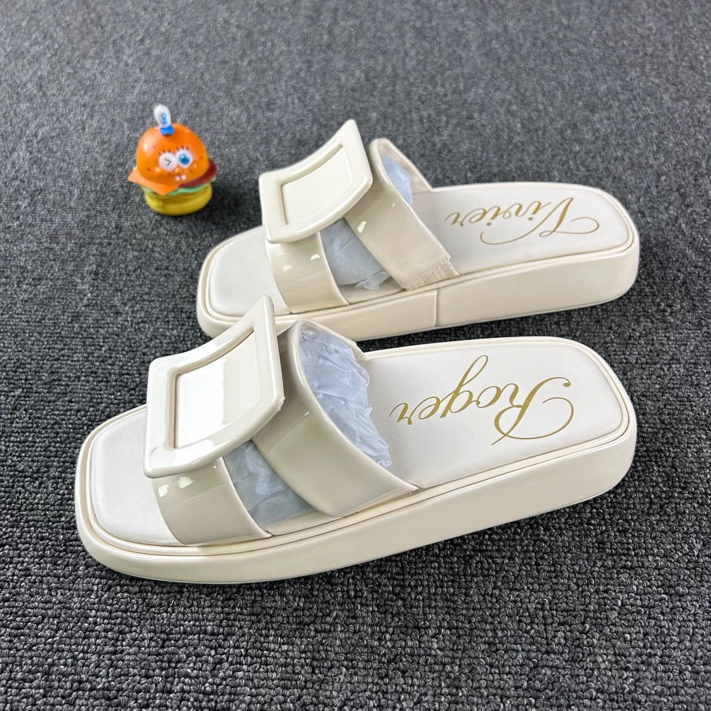 Roger Vivier Roger Vivier Patent Square Buckle White Slippers 37 Size US 7 / IT 37 - 1 Thumbnail