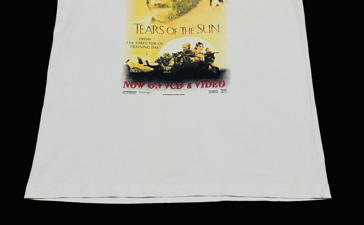 Vintage Vintage Movie Action Movie Tears Of The Sun T-shirt 2003s Size US M / EU 48-50 / 2 - 4 Thumbnail