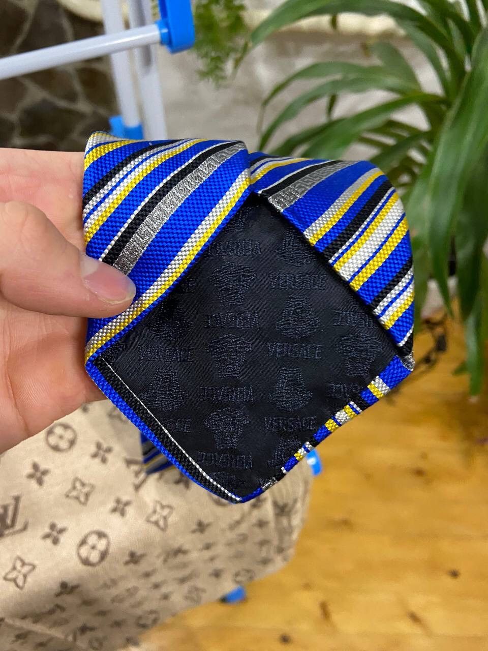 Versace Vintage Rare Gianni Versace 100% Silk Striped Tie Size ONE SIZE - 4 Thumbnail