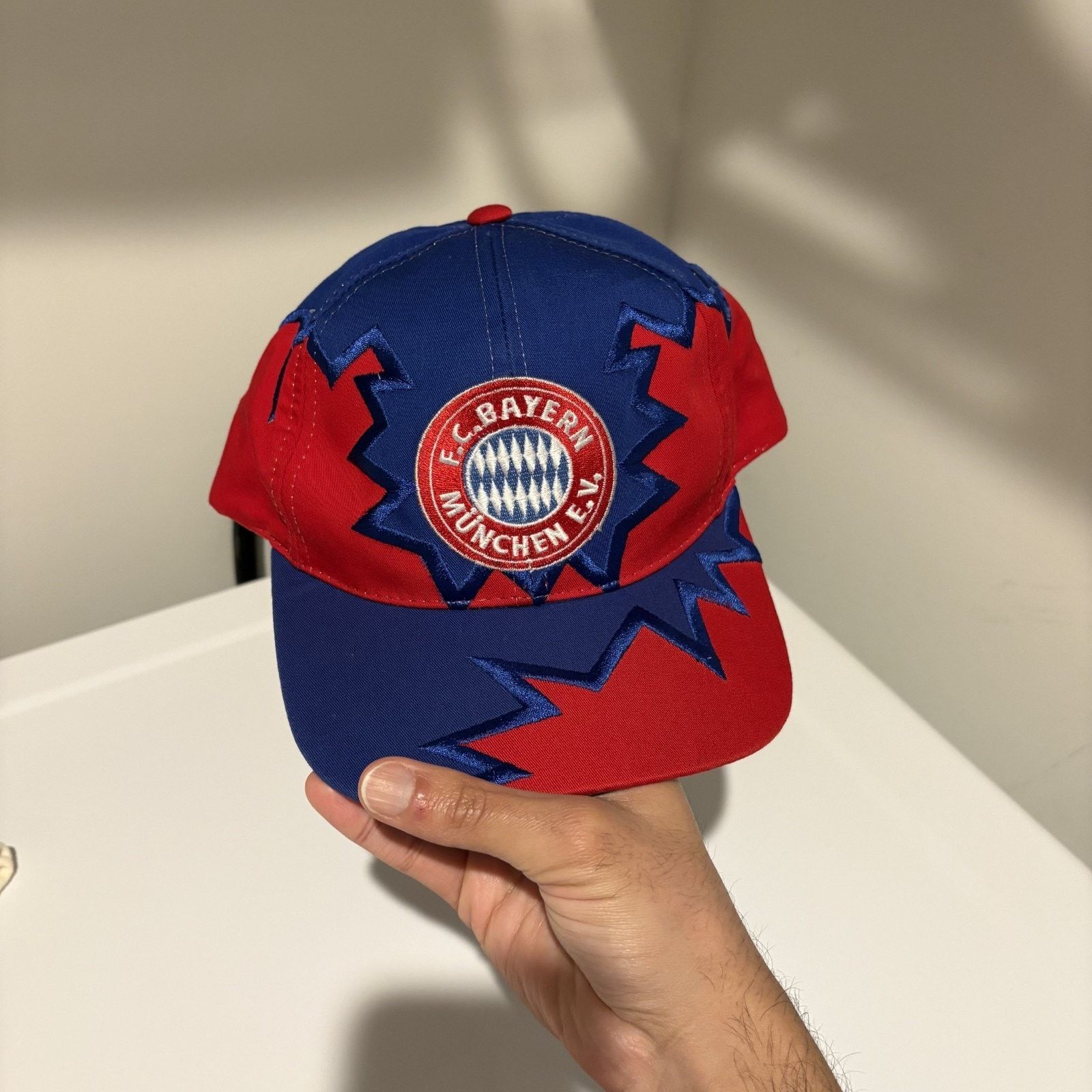 Drew Pearson × Vintage Vintage FC Bayern Munchen Jagged Edge Drew Pearson Hat Size ONE SIZE - 7 Thumbnail