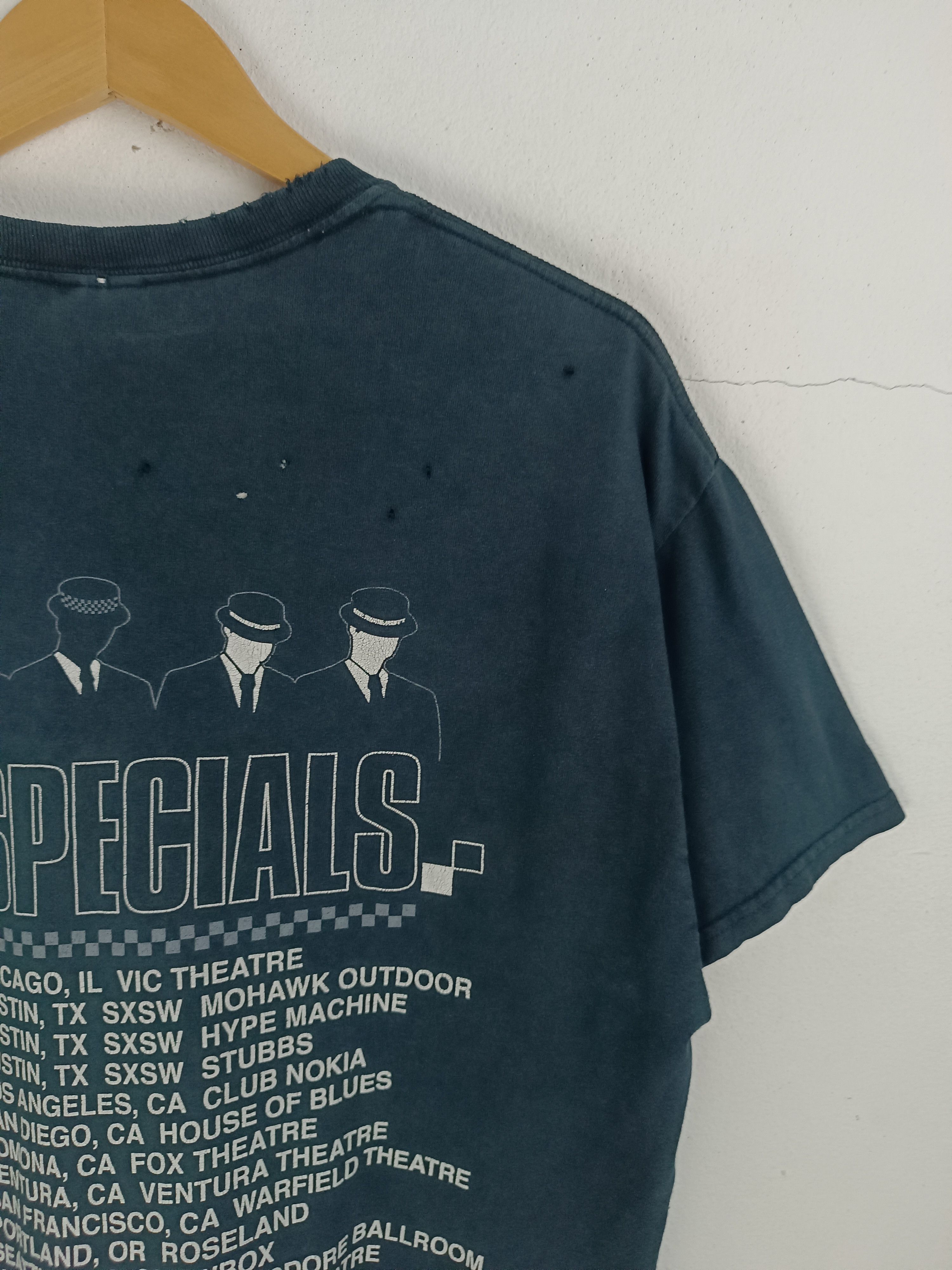 Vintage THRASH FADED VINTAGE '13 THE SPECIALS TOUR TEE SKA RANCID Size US M / EU 48-50 / 2 - 13 Thumbnail