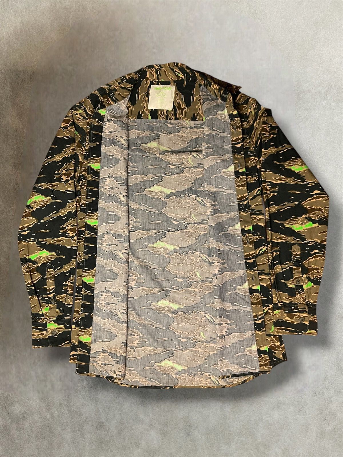 Undercover SS2001 Undercover dessert neon camo button down shirt Size US M / EU 48-50 / 2 - 3 Thumbnail