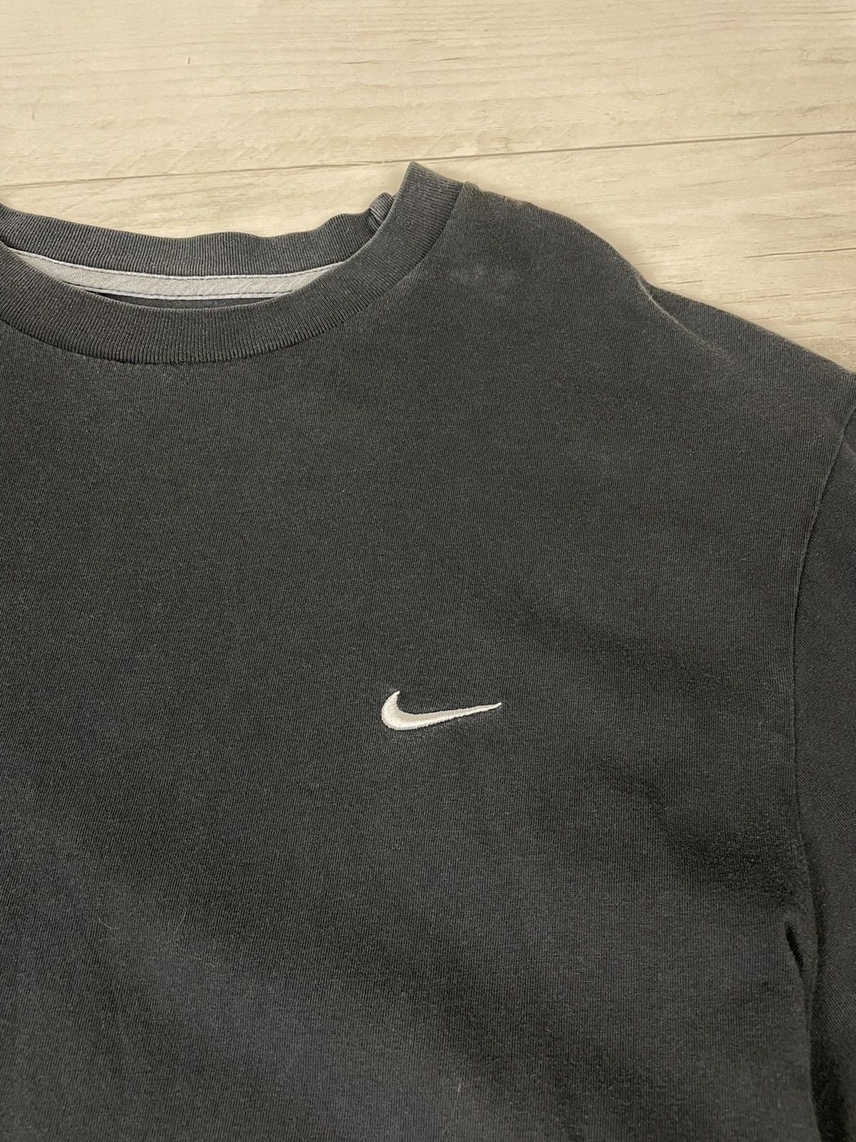 Nike Vintage Nike T-Shirt Mini Swoosh 00s Faded Y2K Size US XL / EU 56 / 4 - 4 Thumbnail