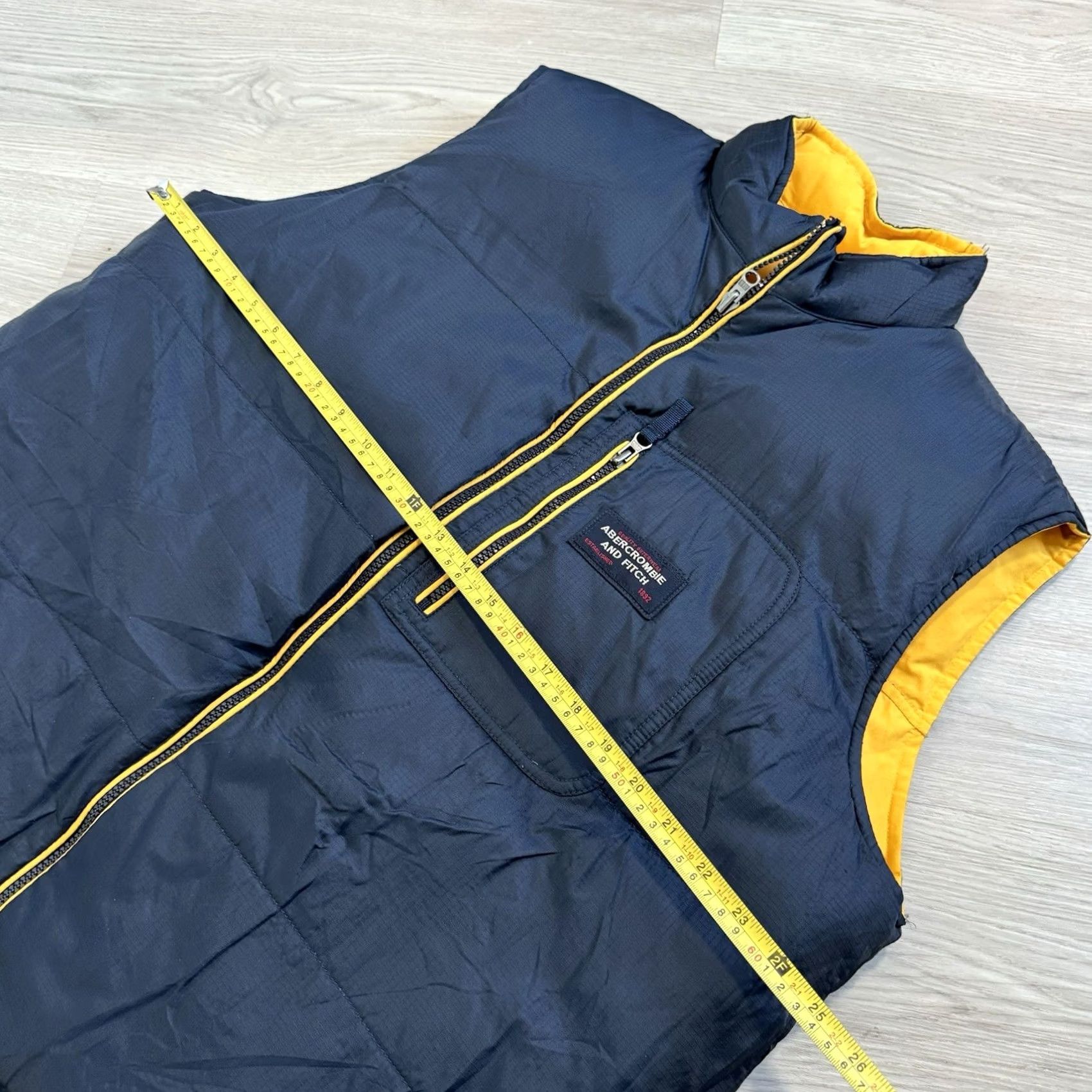 Abercrombie & Fitch VINTAGE Abercrombie & Fitch Mens Large Reversible Goose Down Vest Navy Yellow 90s Puffer Jacket Logo Zipper"} Size US L / EU 52-54 / 3 - 6 Thumbnail