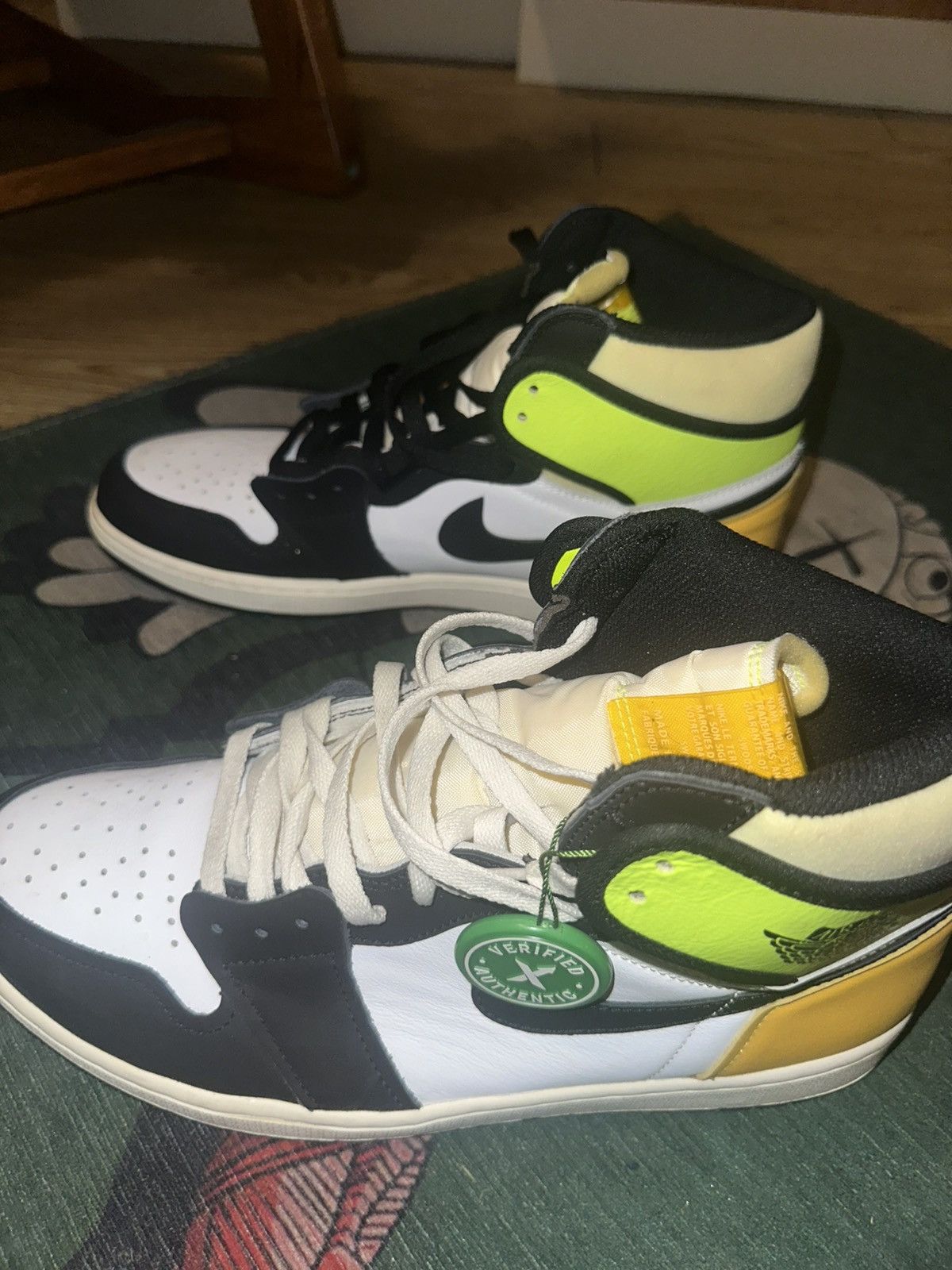 Jordan Brand Jordan 1 Retro Volt Gold Size US 12 / EU 45 - 2 Thumbnail