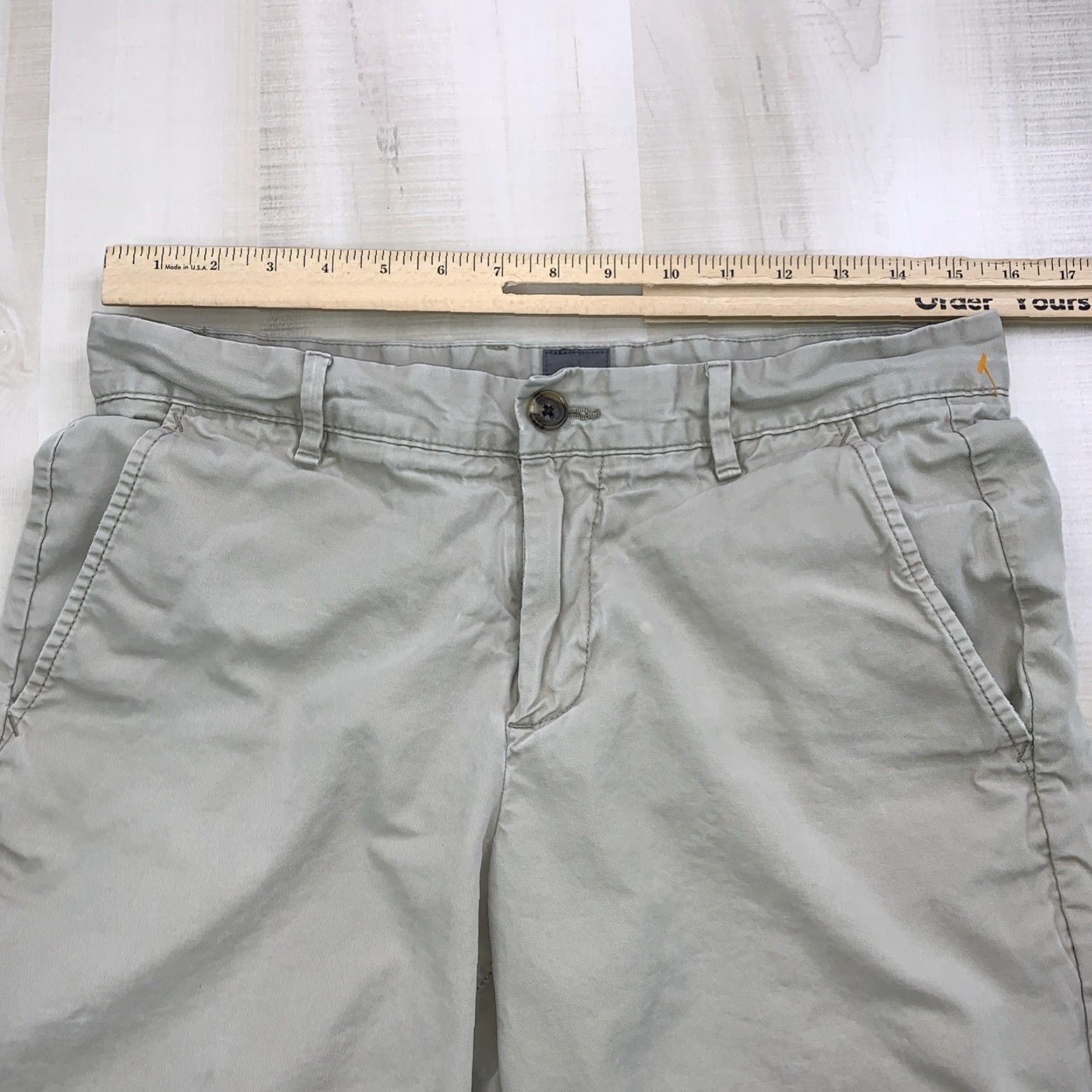 Gap Gap Classic Khaki Shorts 100% Cotton Above The Knee Mens 31 Shorts-13031 Size US 31 - 2 Thumbnail