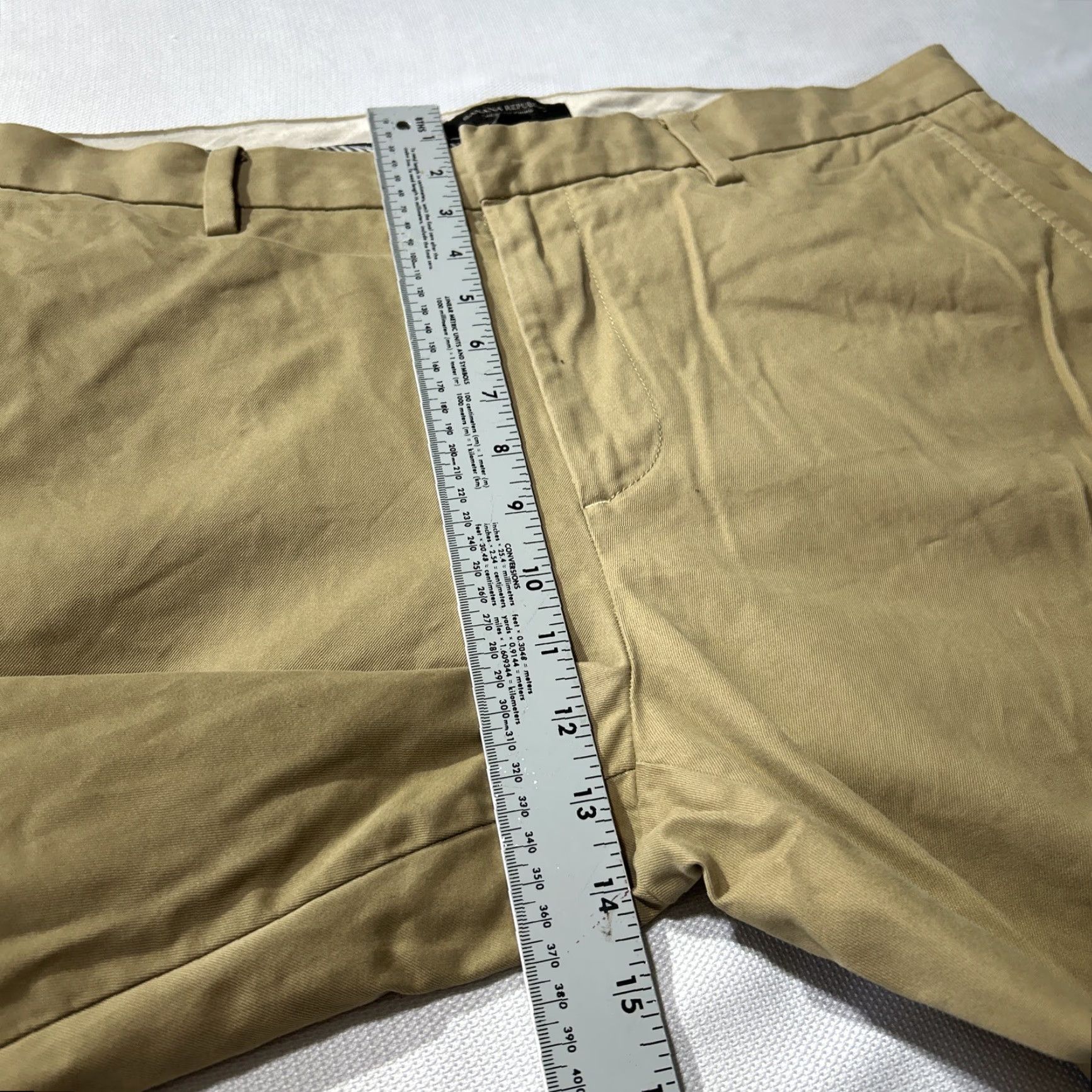 Banana Republic Banana Republic Emerson Straight Chino Pants Mens 35x32 Sandscape Khaki Beige Straight Mens Regular Pants Size US 35 - 7 Thumbnail