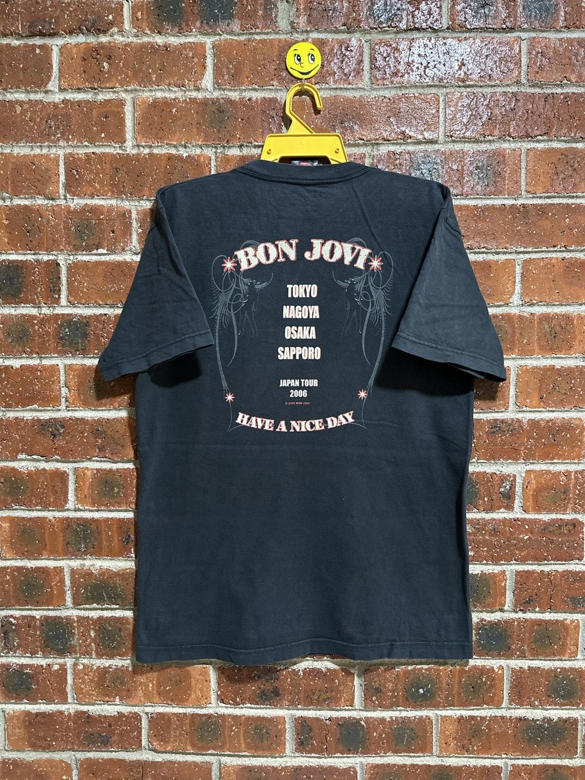 Band Tees × Vintage Vintage Bon Jovi Have A Nice Day Sun Faded Tee Size US L / EU 52-54 / 3 - 6 Thumbnail