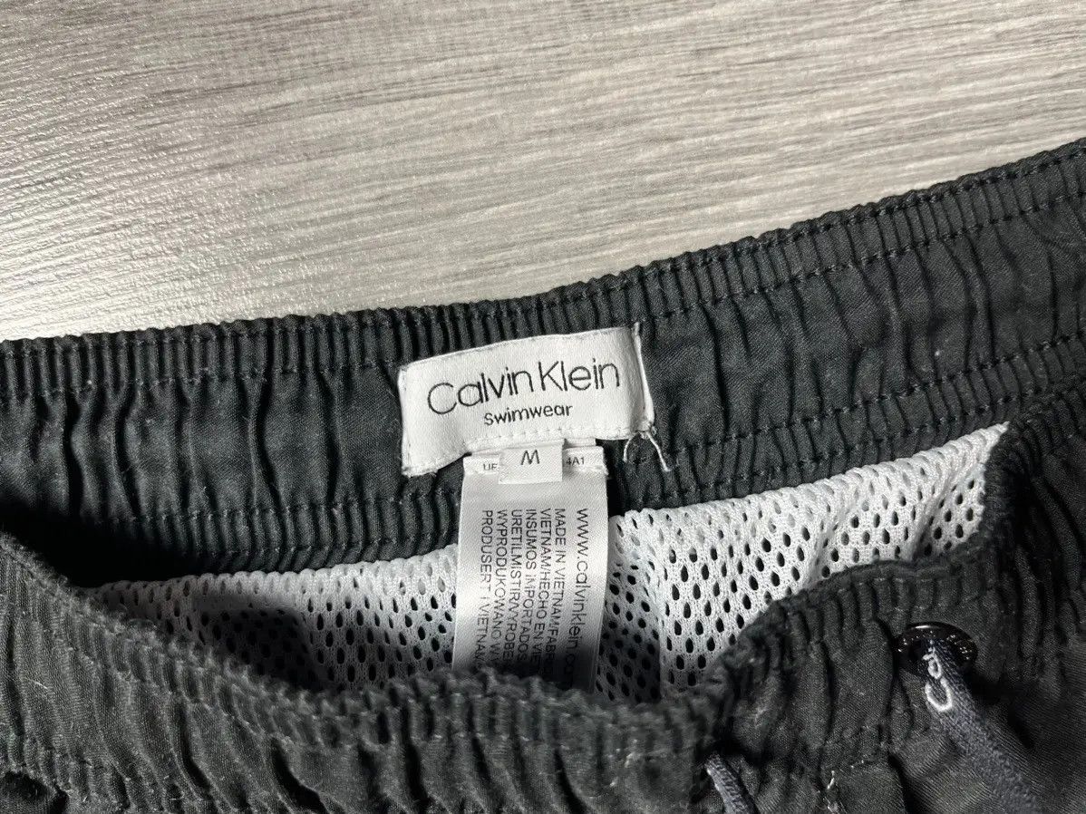 Calvin Klein Calvin Klein shorts swimmer size Medium Size US 32 / EU 48 - 2 Thumbnail