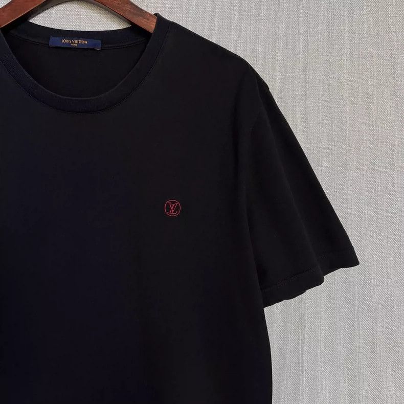 Louis Vuitton Louis Vuitton Black embroidered small logo round neck short Size US L / EU 52-54 / 3 - 3 Thumbnail