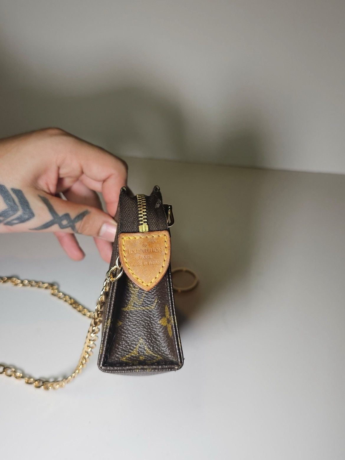 Louis Vuitton Louis vuitton cross body tiny purse. Monogram. With chain Size ONE SIZE - 3 Thumbnail