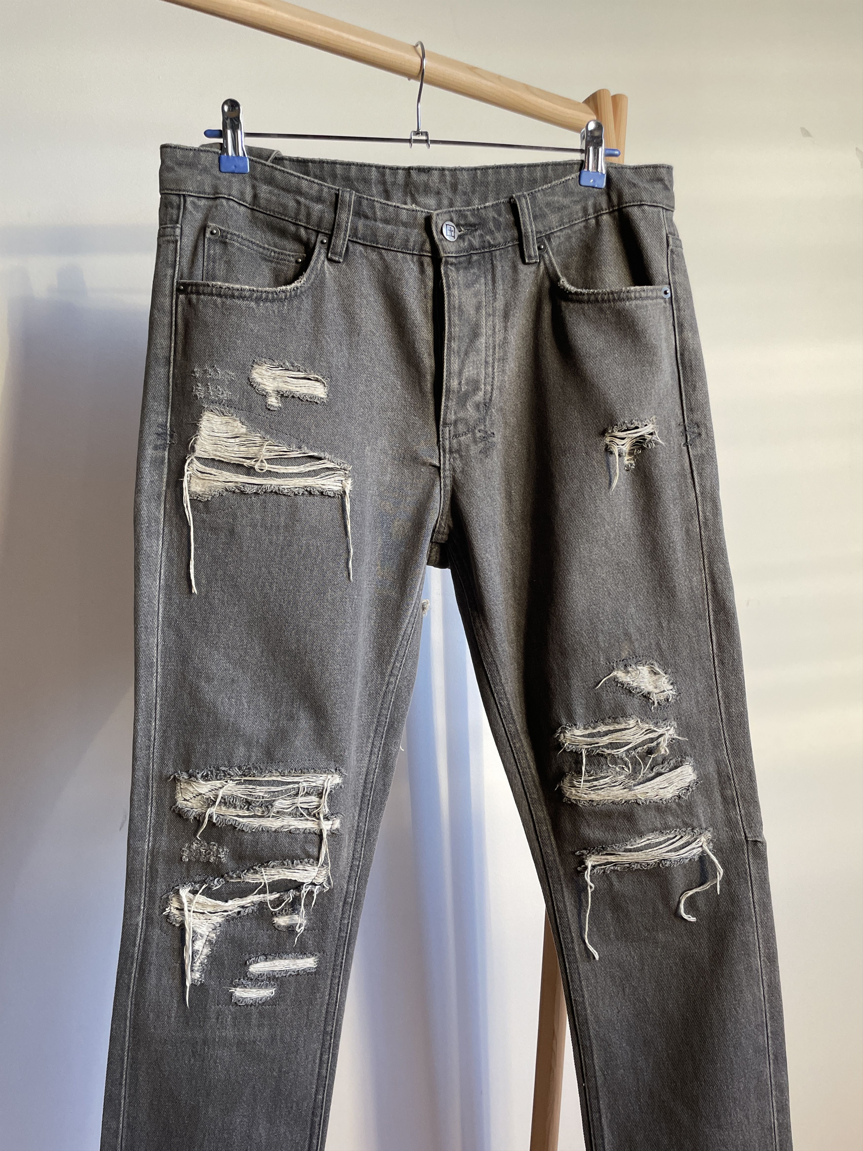 Ksubi Ksubi Chitch Fire Starter Distressed Gray Denim Size 32 Size US 32 / EU 48 - 3 Thumbnail