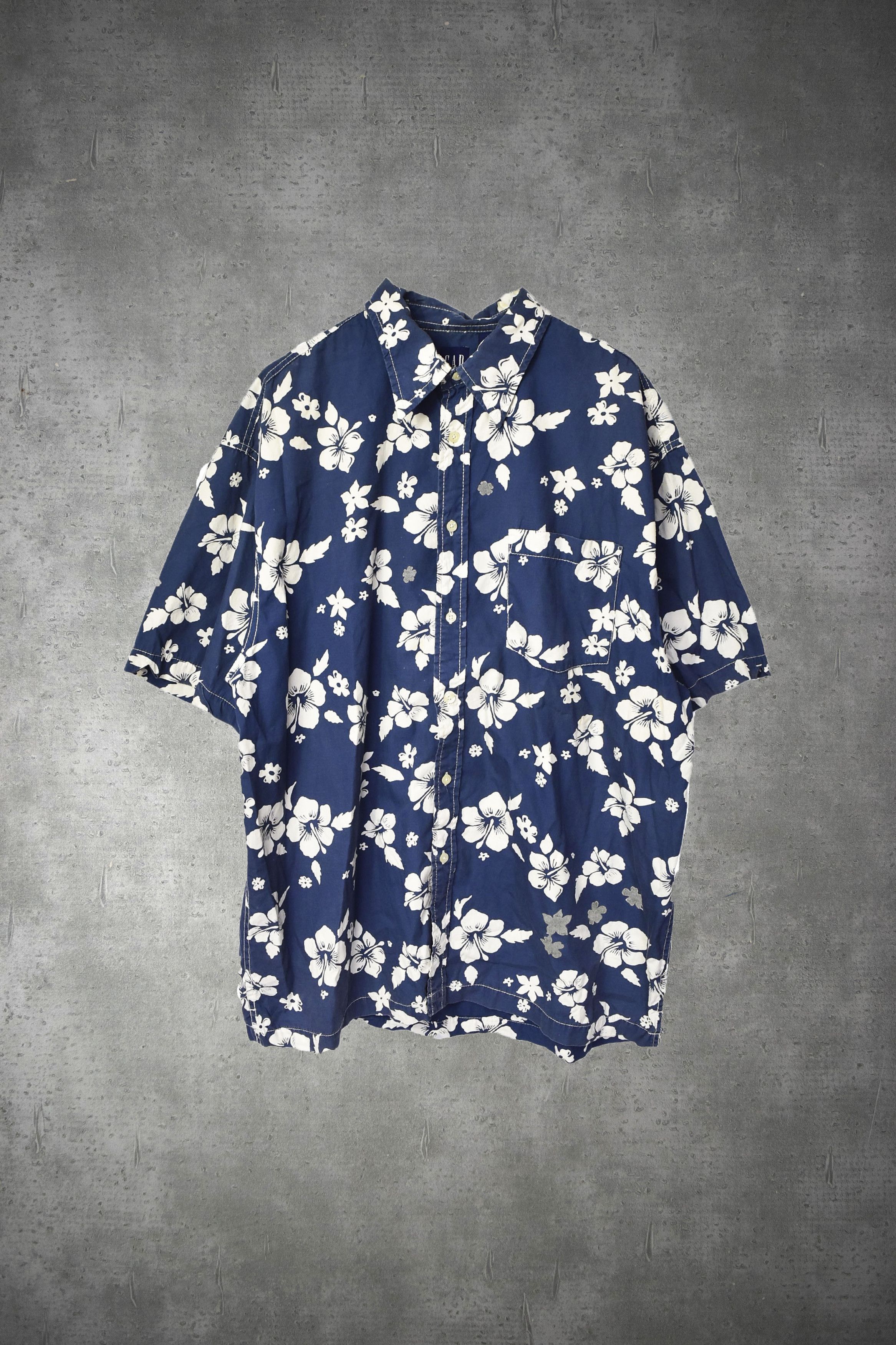 image of Gap X Vintage/flower Graphic Shirt/21909 - 0399 58 in Navy, Men's (Size XL)