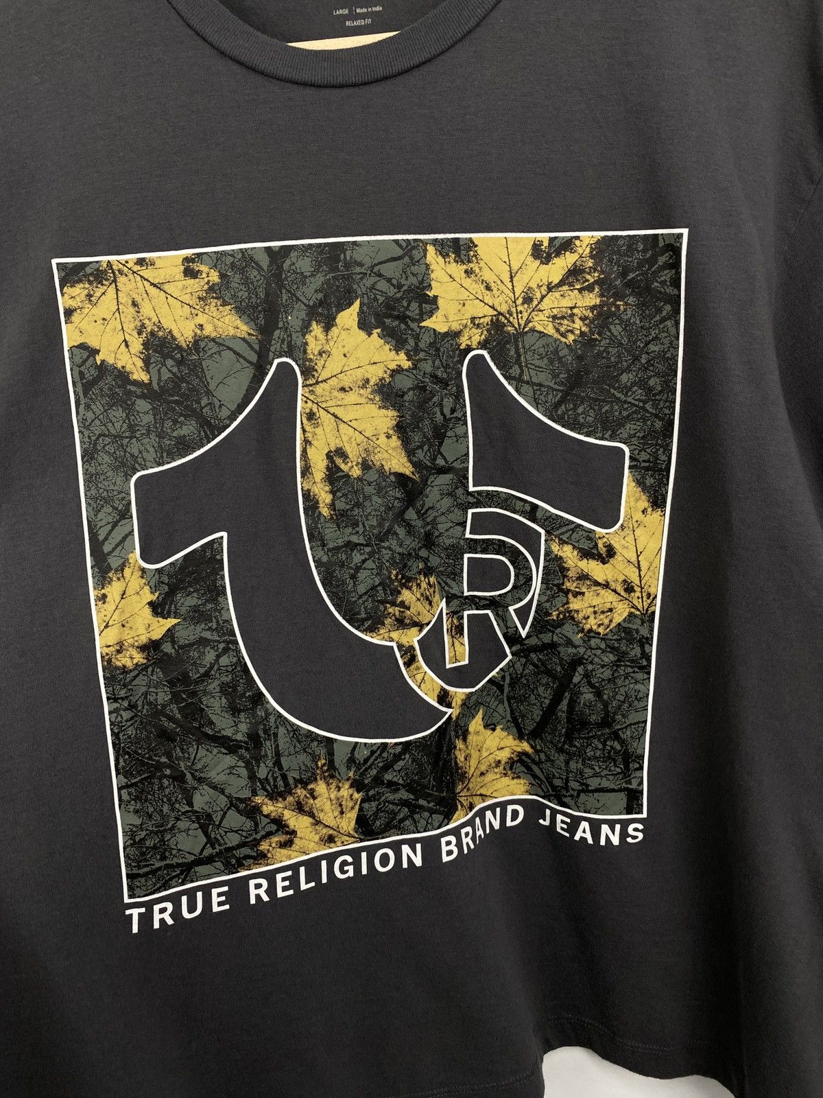 True Religion 🇺🇸 Vintage True Religion Camo Tree T-Shirt Y2K Rare Retro Size US L / EU 52-54 / 3 - 4 Thumbnail