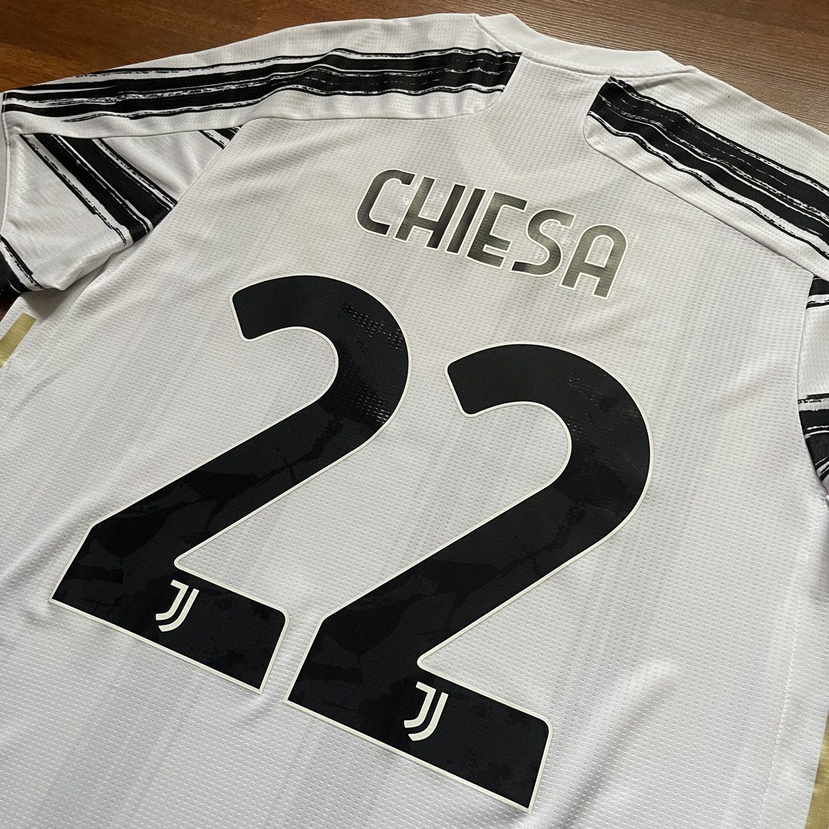 Adidas JUVENTUS ADIDAS 2020/2021 FOOTBALL HOME JERSEY #22 CHIESA Size US L / EU 52-54 / 3 - 12 Thumbnail