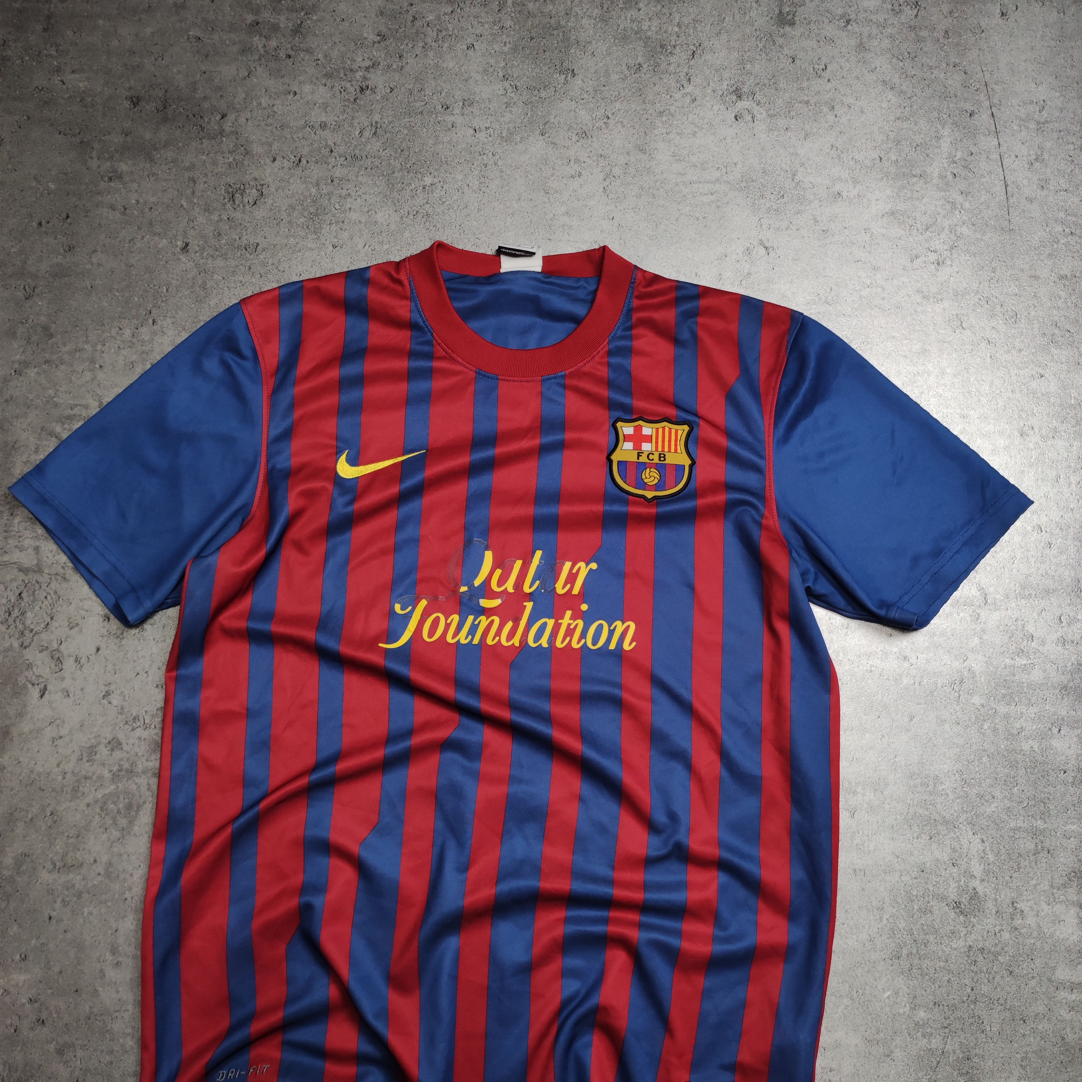 Nike RARE FC Barcelona x Nike Football 2011/12 Home Jersey Size US M / EU 48-50 / 2 - 3 Thumbnail
