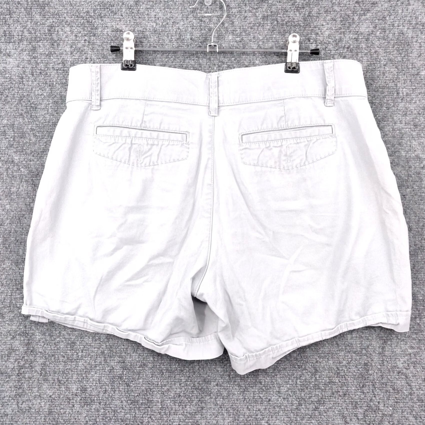 Gloria Vanderbilt Gloria Vanderbilt Shorts Womens 8 Gray Chino Mid Rise Flat Front Cotton Blend Adult Regular Gray Vintage No Size 24" / US 00 / IT 34 - 2 Thumbnail