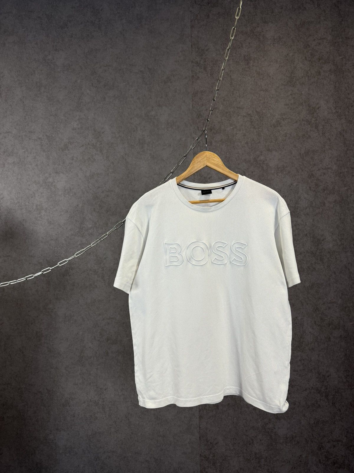 Designer × Hugo Boss Hugo Boss designer big center logo tee Size US M / EU 48-50 / 2 - 1 Thumbnail