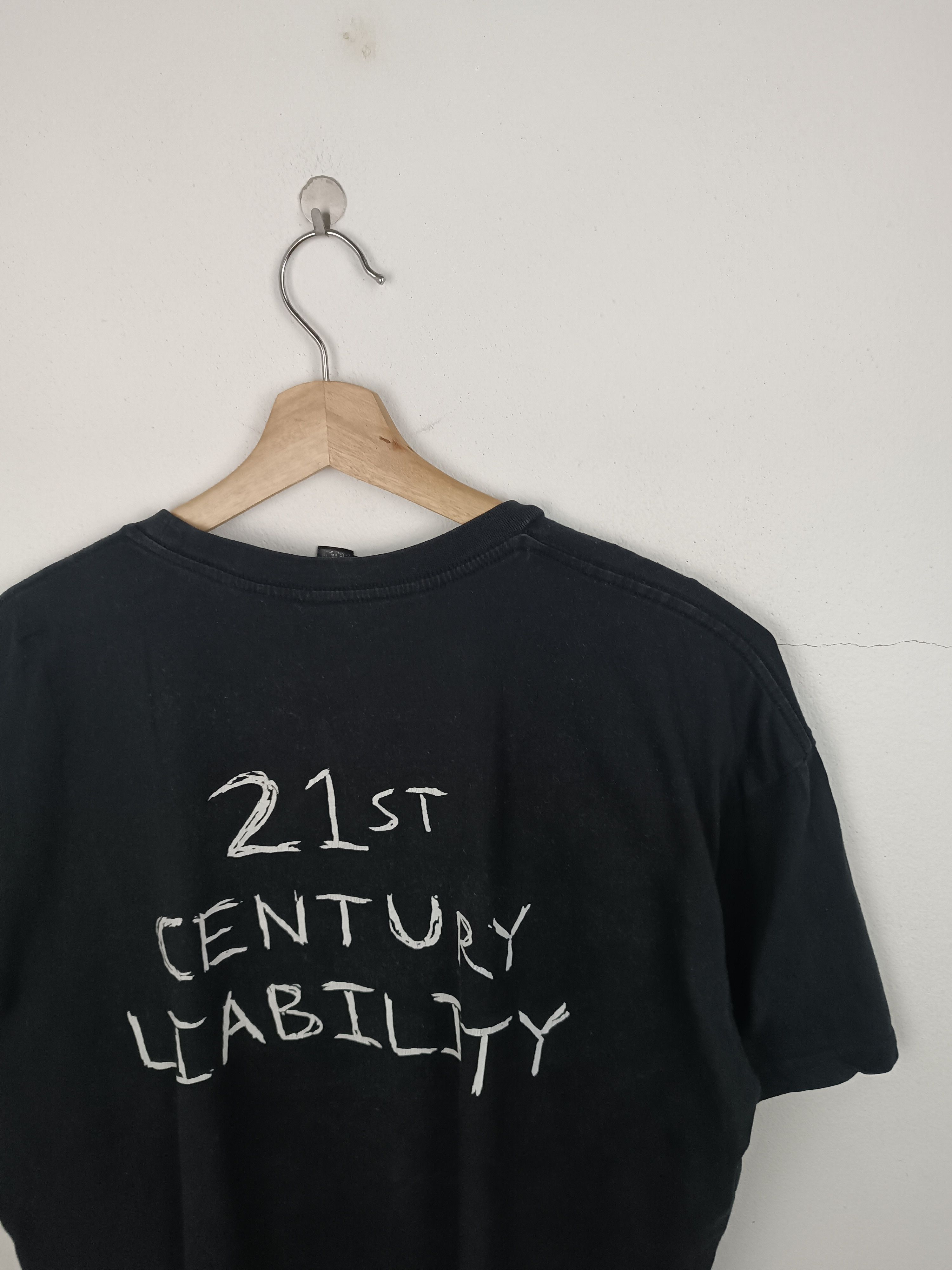 Band Tees VINTAGE YUNGBLUD 21ST CENTURY LIABILITY PUNK ROCK 182 41 TEE Size US XL / EU 56 / 4 - 17 Thumbnail